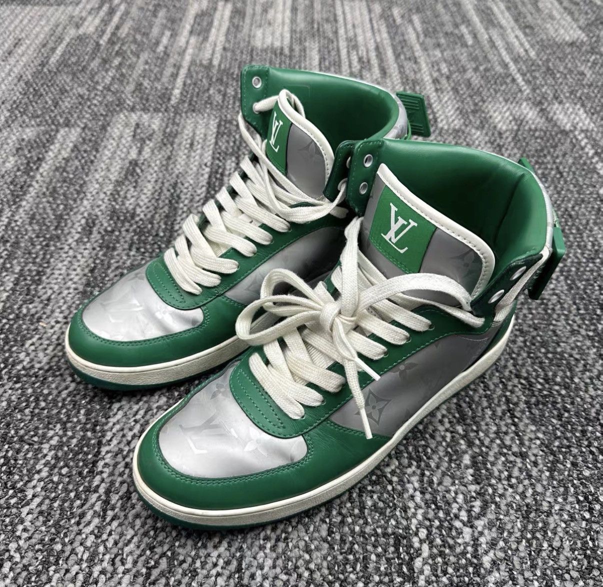 Louis Vuitton Louis Vuitton Rivoli Monogram High Top Sneakers J42 Size US 7 / EU 40 - 1 Thumbnail