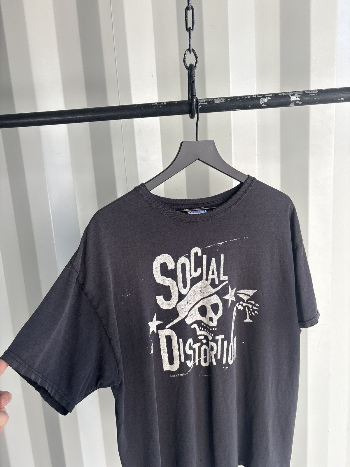 Band Tees Vintage Social Distortion Shirt Faded Distressed GRUNGE Size US XL / EU 56 / 4 - 4 Thumbnail