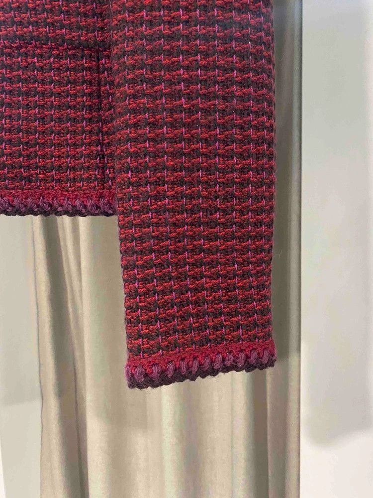 Chanel Chanel Black and red tweed braided rolled edge two-pocket Size S / US 4 / IT 40 - 3 Thumbnail