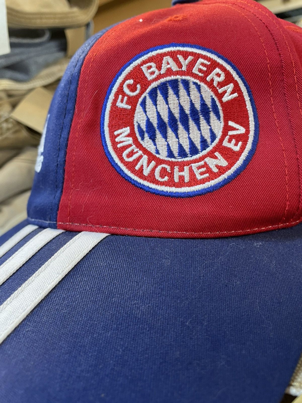 Adidas Y2K Bayern Munchen Size ONE SIZE - 6 Thumbnail