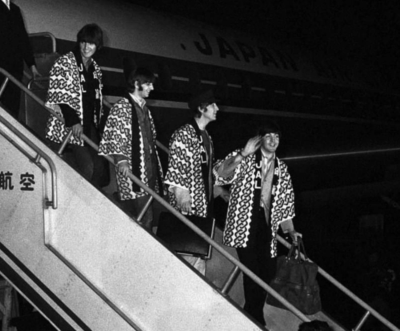 Japanese Brand Vintage Rare Original 1966 Japanese Happi Jacket The Beatles Size US L / EU 52-54 / 3 - 9 Thumbnail