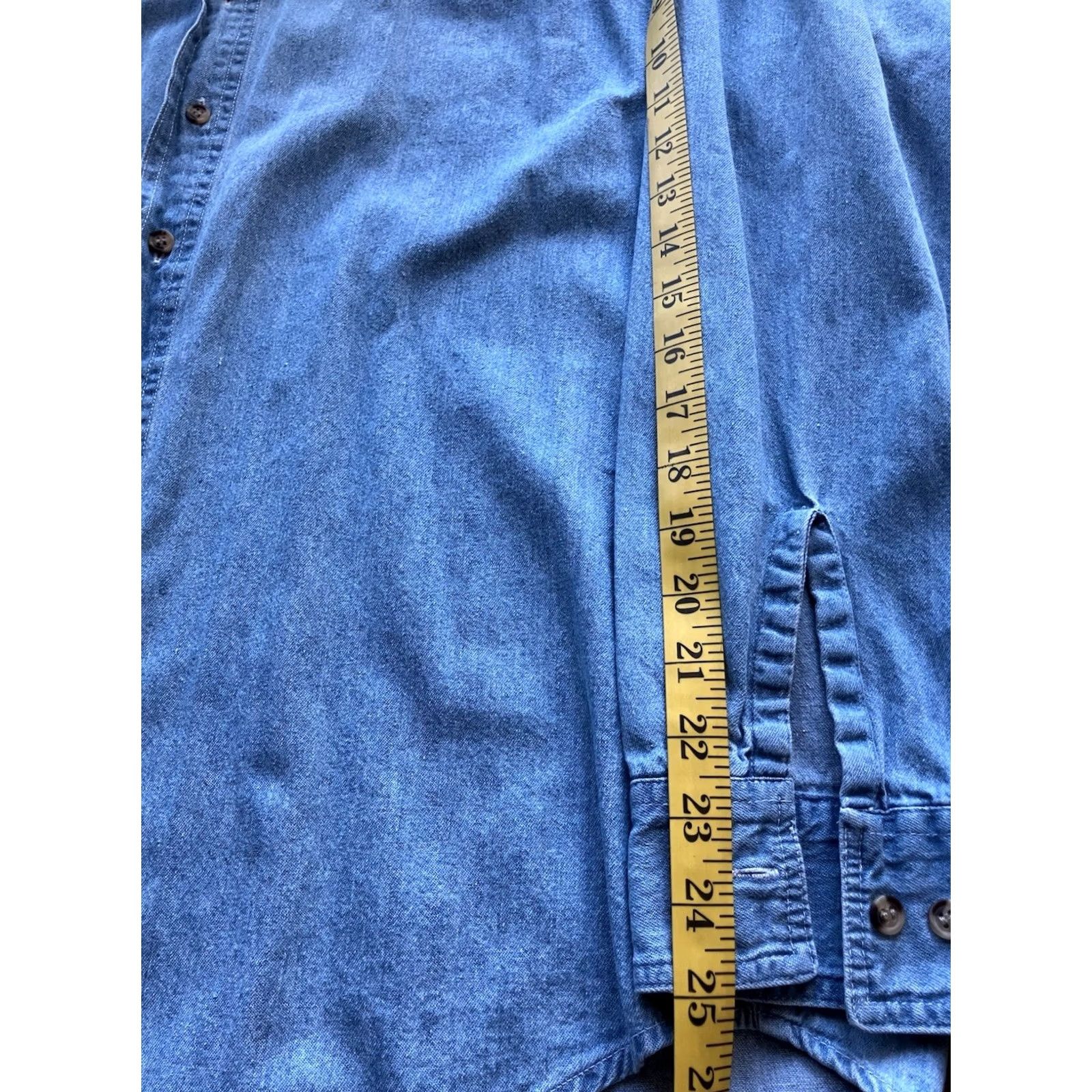 Vintage VINTAGE Warner Bros. Looney Tunes Denim Button-Up Shirt XL Men Blue Embroidered 90s Cartoons Shirts Size US XL / EU 56 / 4 - 7 Thumbnail