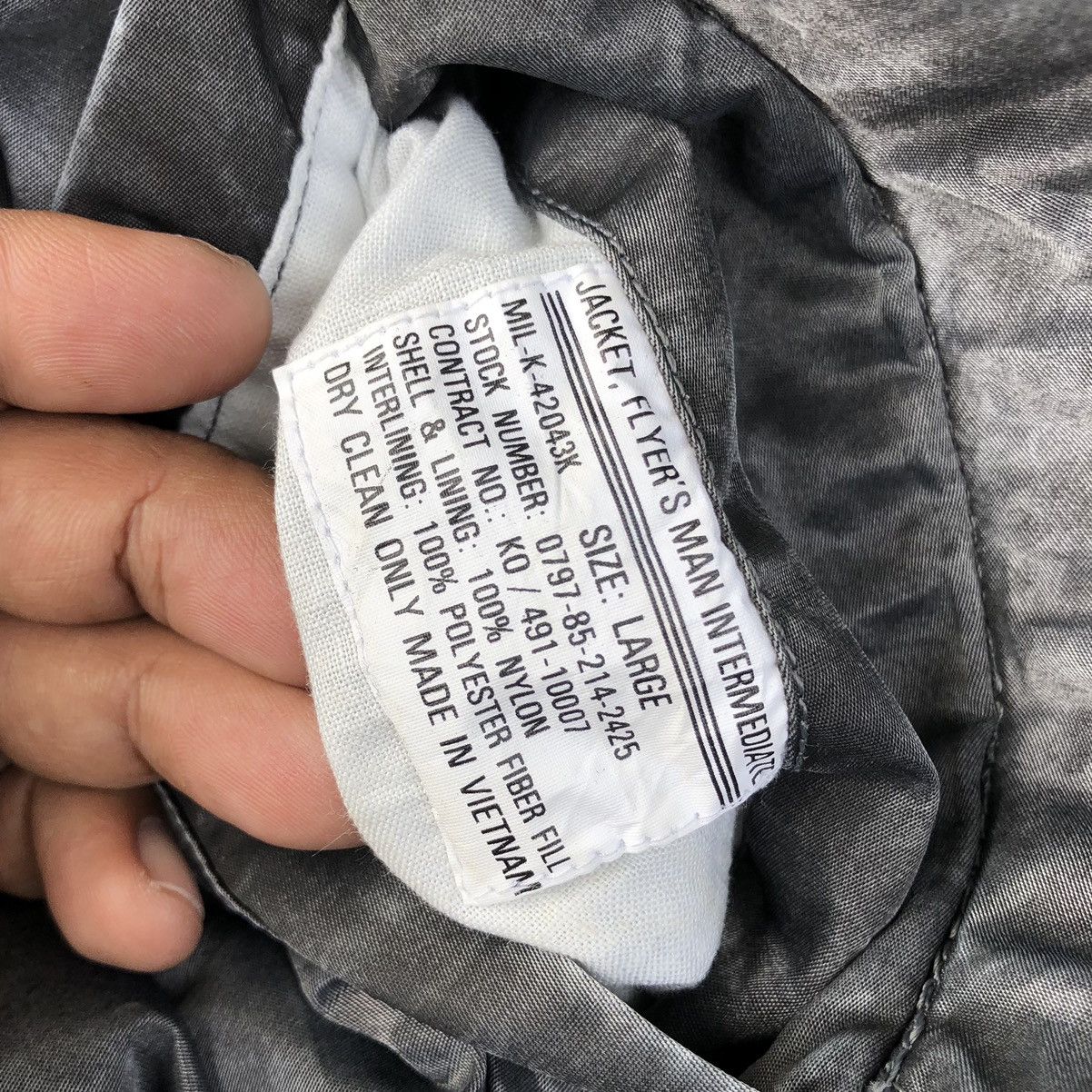Vintage Vintage Sun Faded Flyer’s Man Intermediate Bomber Jacket Size US L / EU 52-54 / 3 - 15 Thumbnail