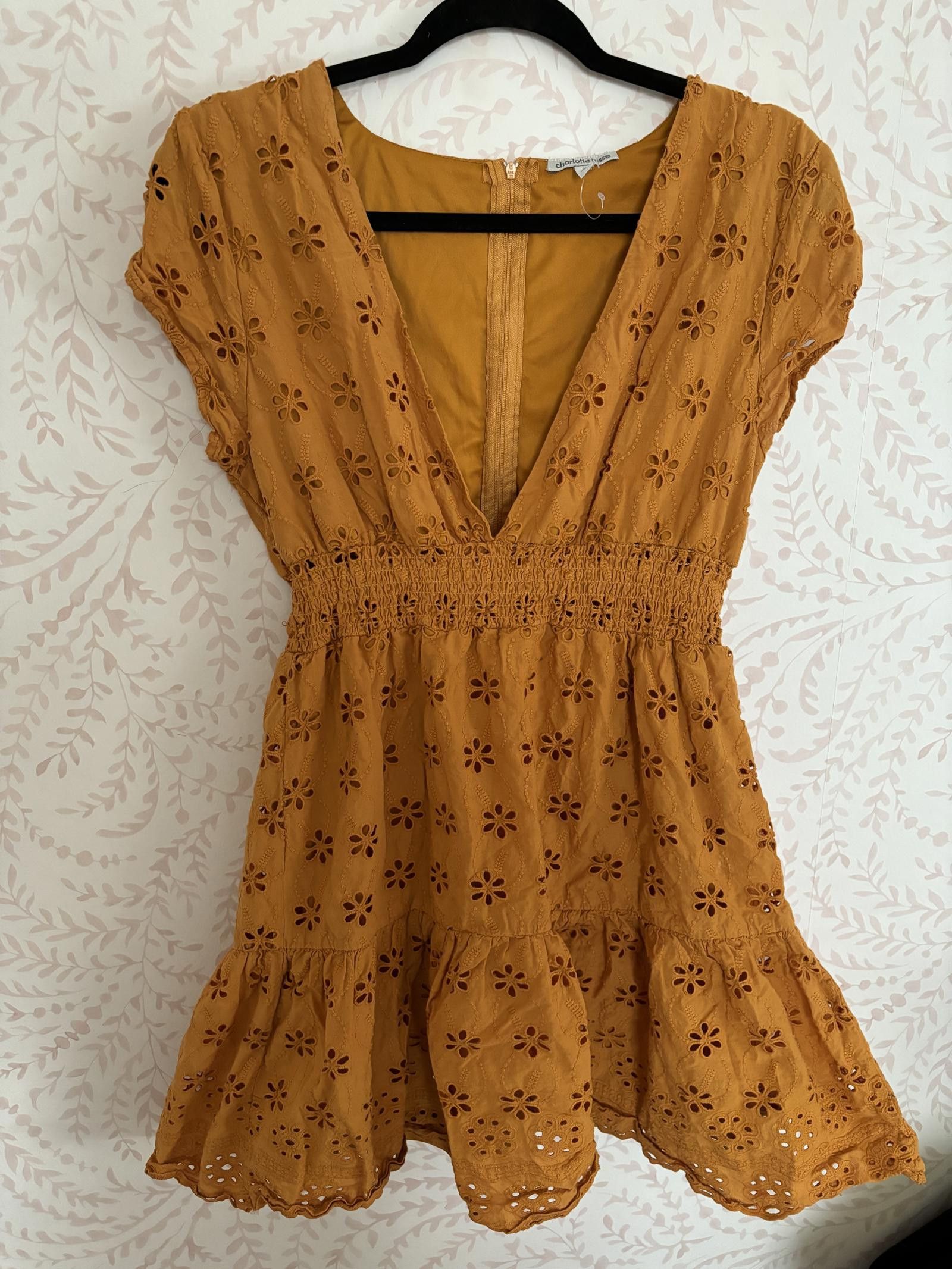 Designer Charming Charlotte Russe Floral Embroidered Dress Size L / US 10 / IT 46 - 1 Thumbnail