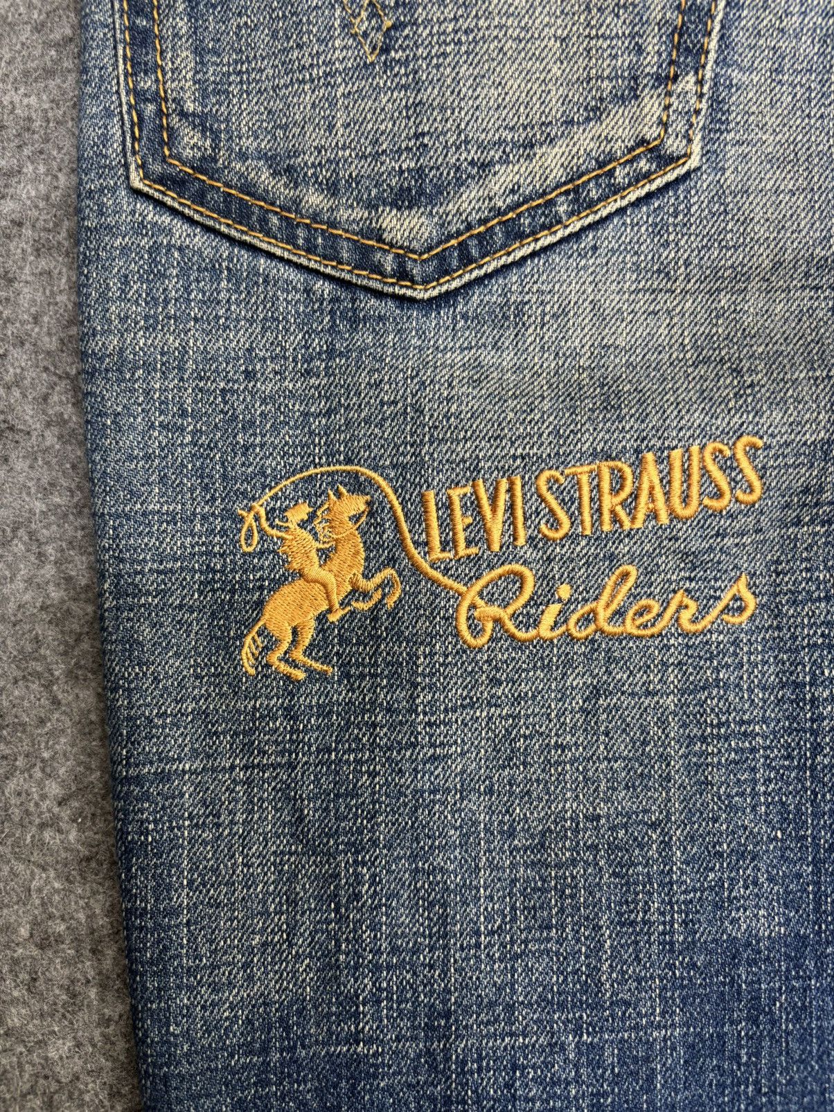 Levi's 💥Archival Flare💥Levis 517 Embroidery Denim F597 Size US 31 - 21 Thumbnail