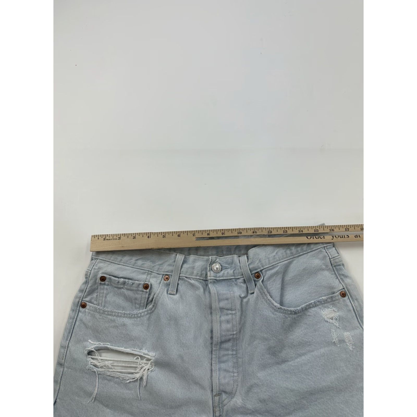 Levi's VINTAGE Levi’s 501 Shorts Womens 31 Cut-Off Denim Cotton Blue Shorts Casual Womens 501 Cut-Off Jeans 100% Cotton Size 24" / US 00 / IT 34 - 4 Thumbnail
