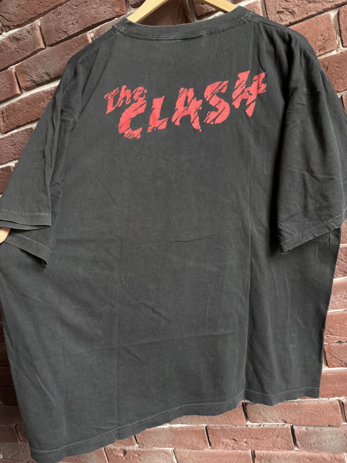 Band Tees 90s The Clash Vintage UK Punk Band Tshirt Grail Tour Hype Size US L / EU 52-54 / 3 - 8 Thumbnail