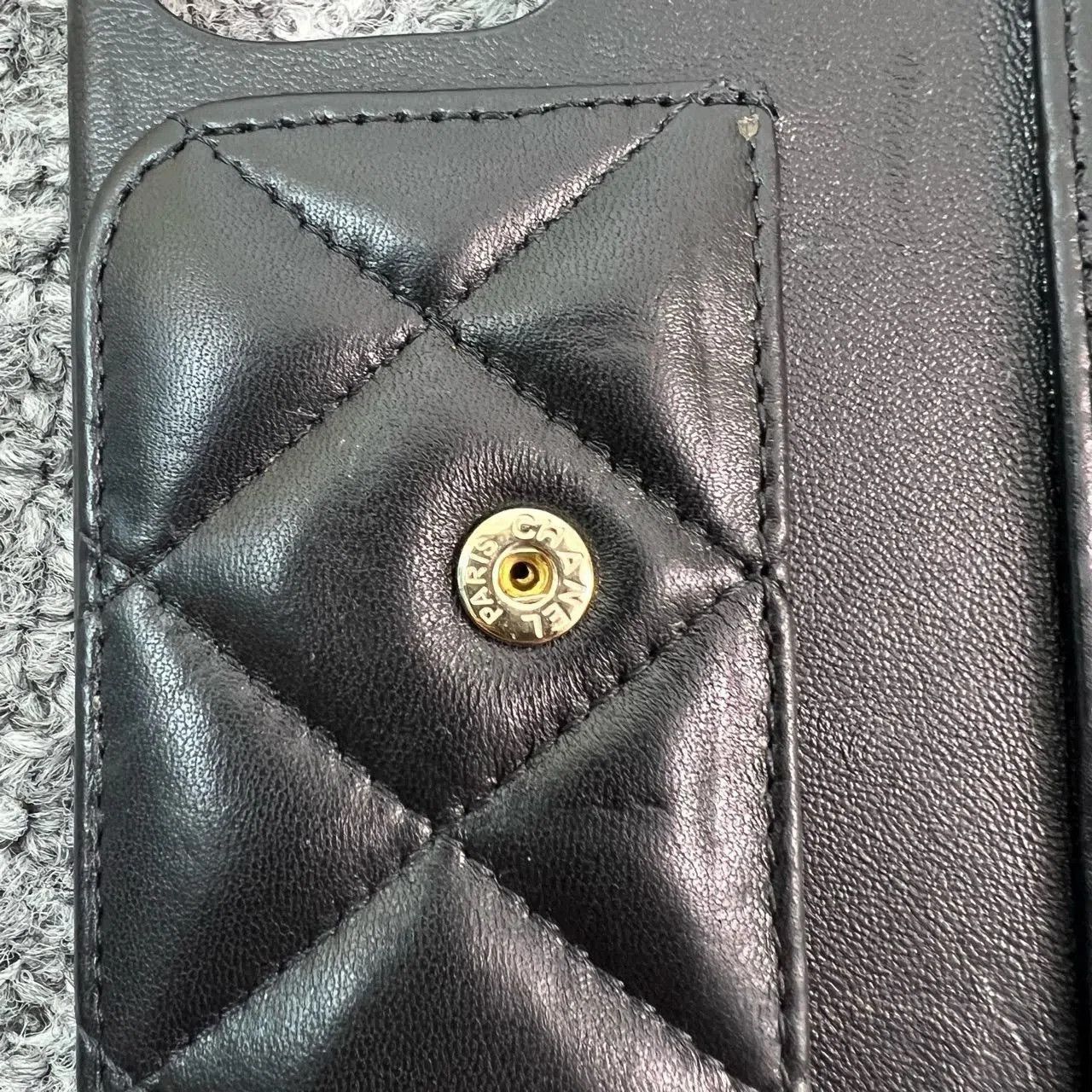 Chanel Chanel Black Lambskin Gold Ball Chain Phone Case. Size ONE SIZE - 6 Thumbnail