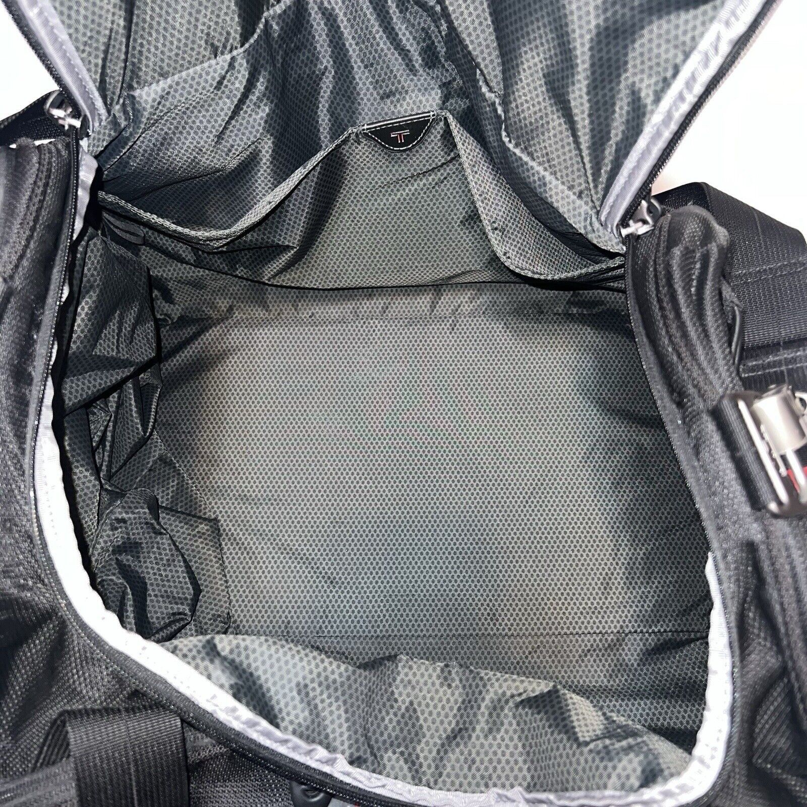Tumi TUMI Tech Carry On Overnight Duffle Bag #5525D Duffels Black Size ONE SIZE - 13 Thumbnail