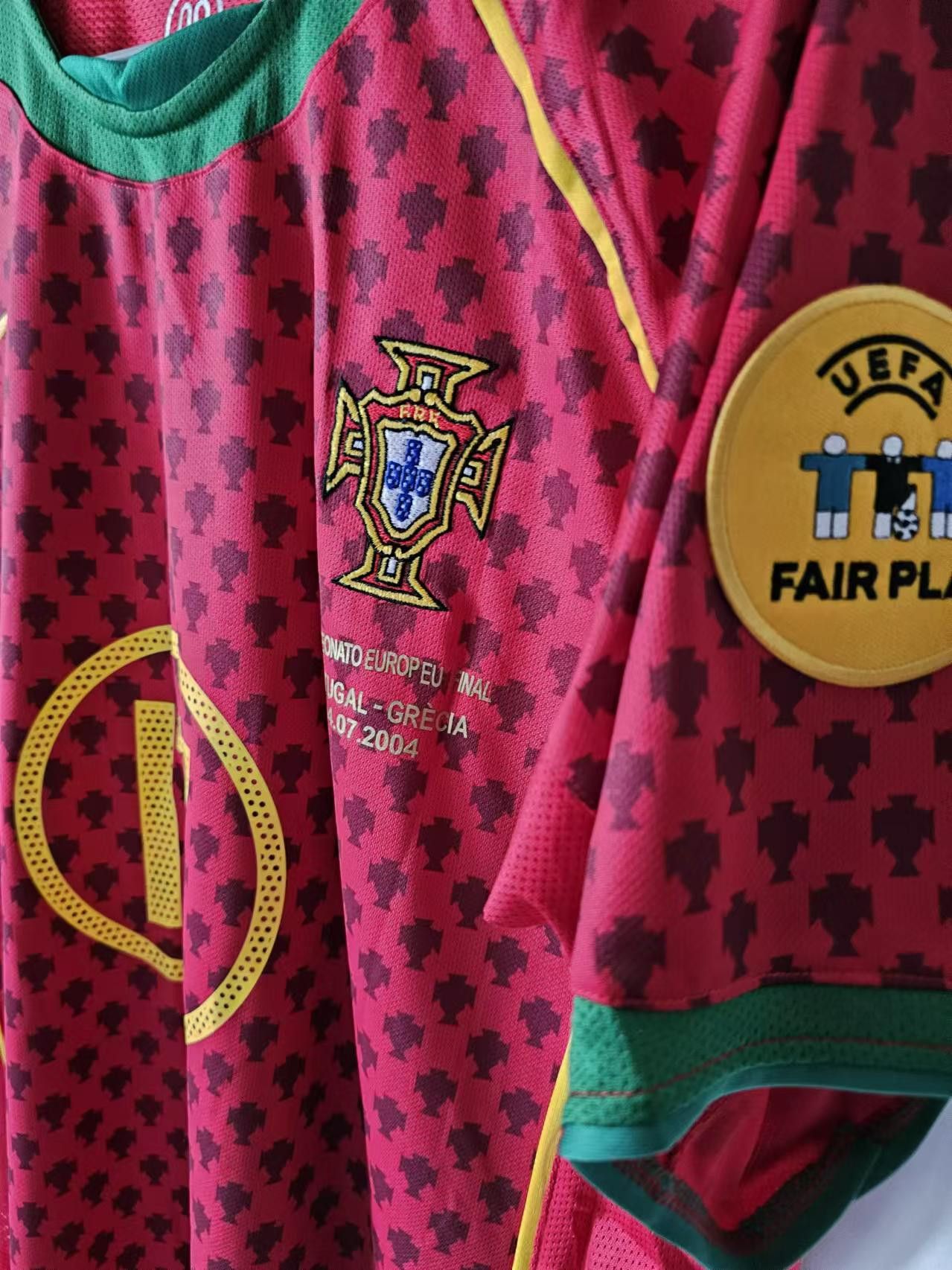 Other 2004 Portugal #17 C Ronaldo Jersey Home Size US XXL / EU 58 / 5 - 3 Thumbnail