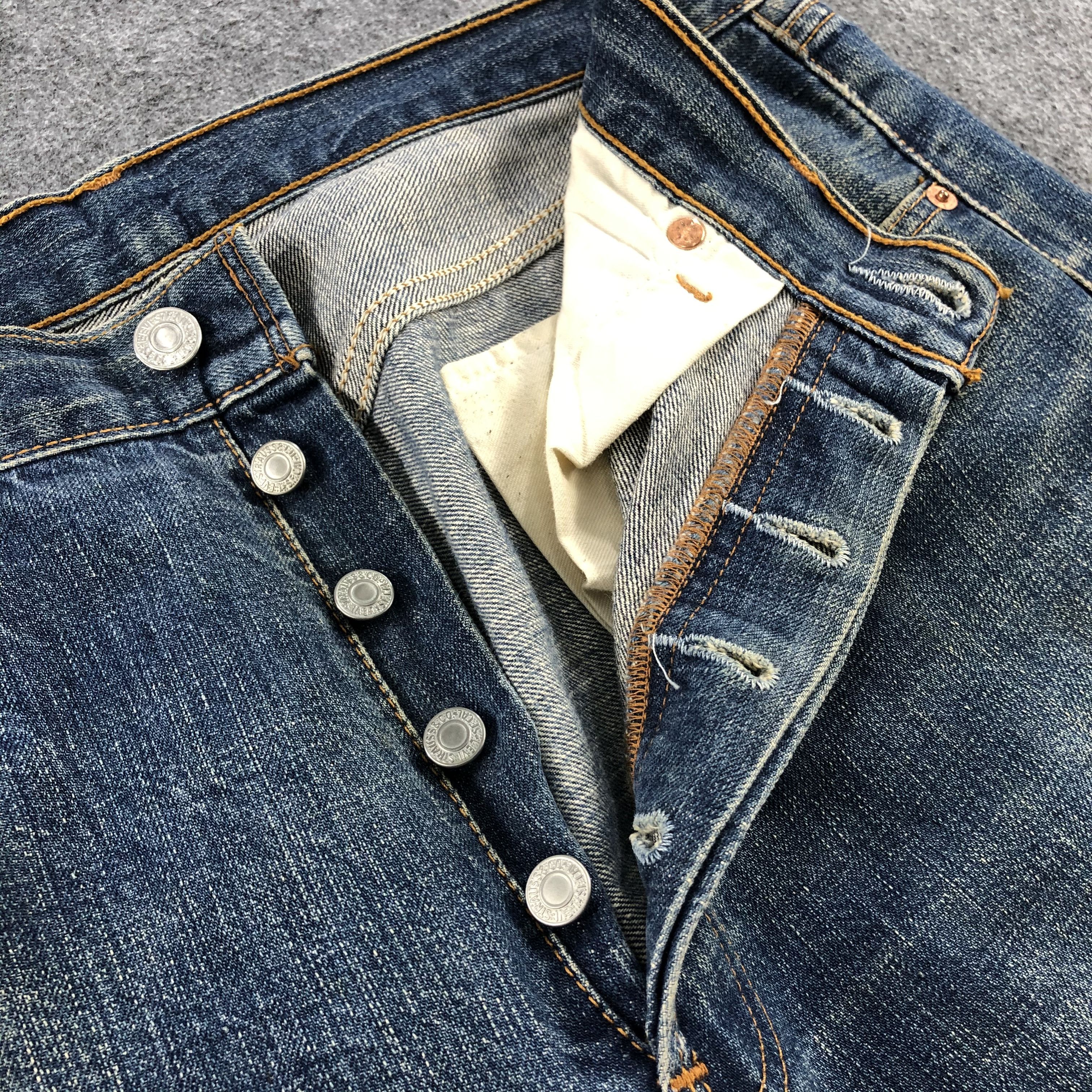 Levi's Vintage 90s Levis 501 Jeans Rusty Faded Blue Denim KJ333 Size US 32 / EU 48 - 8 Thumbnail