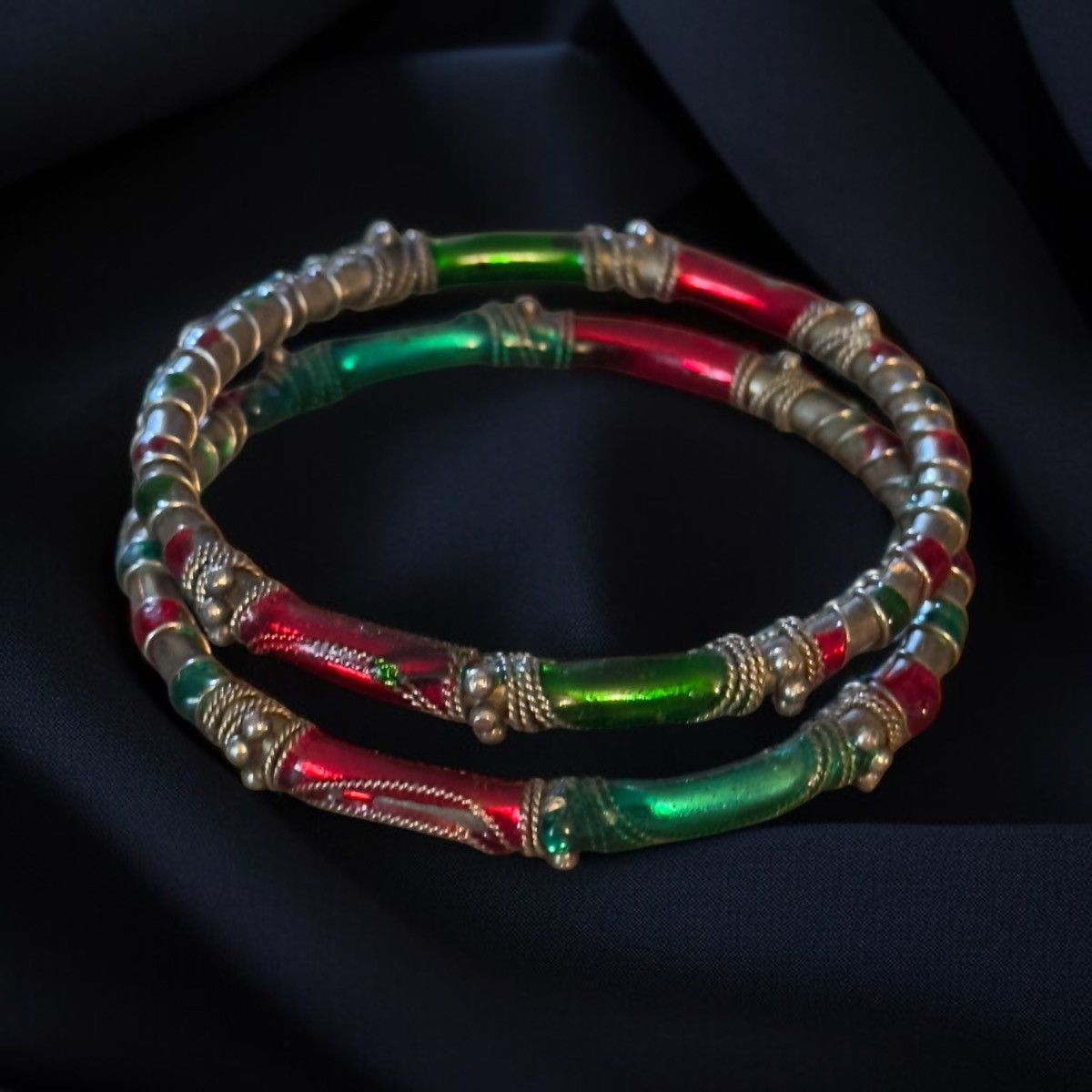 Vintage Vintage fancy gold and green enamel bangle bracelets Size ONE SIZE - 1 Thumbnail