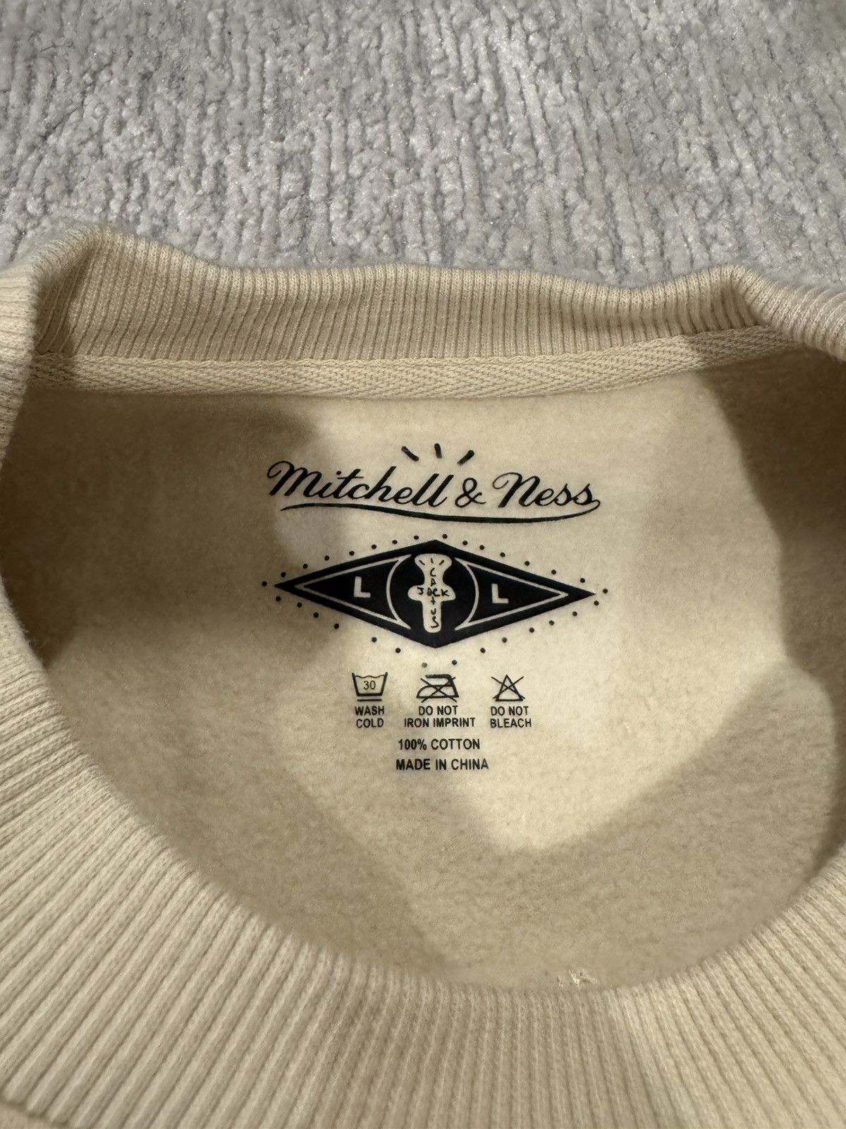 Mitchell & Ness × Travis Scott RARE TRAVIS SCOTT MITCHELL AND NESS/ TEXAS L NEW Size US L / EU 52-54 / 3 - 3 Thumbnail