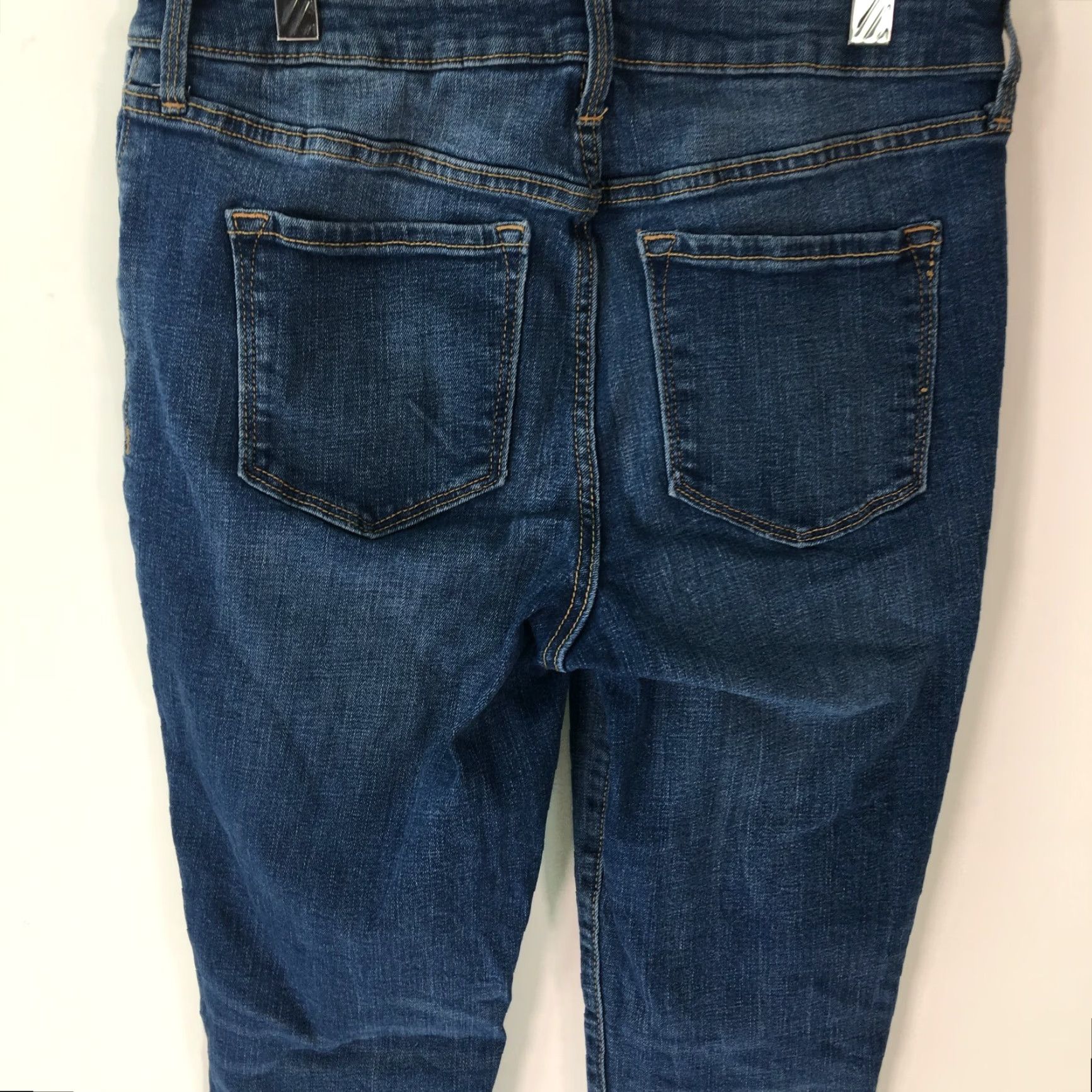 Old Navy Old Navy Rockstar Jeans Woman Distressed Ankle Blue Denim SZ 10 Regular Rise Low 30 In Inseam 29 in Belt Loops 5-Pocket Zipper Closure Jeans Size 32" / US 10 / IT 46 - 3 Thumbnail