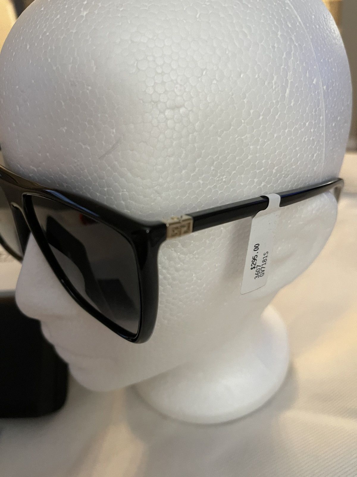 Givenchy Givenchy Oversized SUNGLASSES Size ONE SIZE - 3 Thumbnail