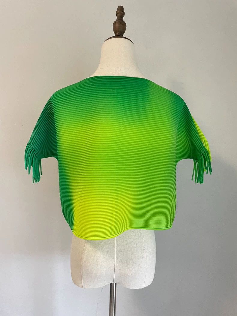 Issey Miyake Issey Miyake size:3 Gradient green coat Size S / US 4 / IT 40 - 6 Thumbnail