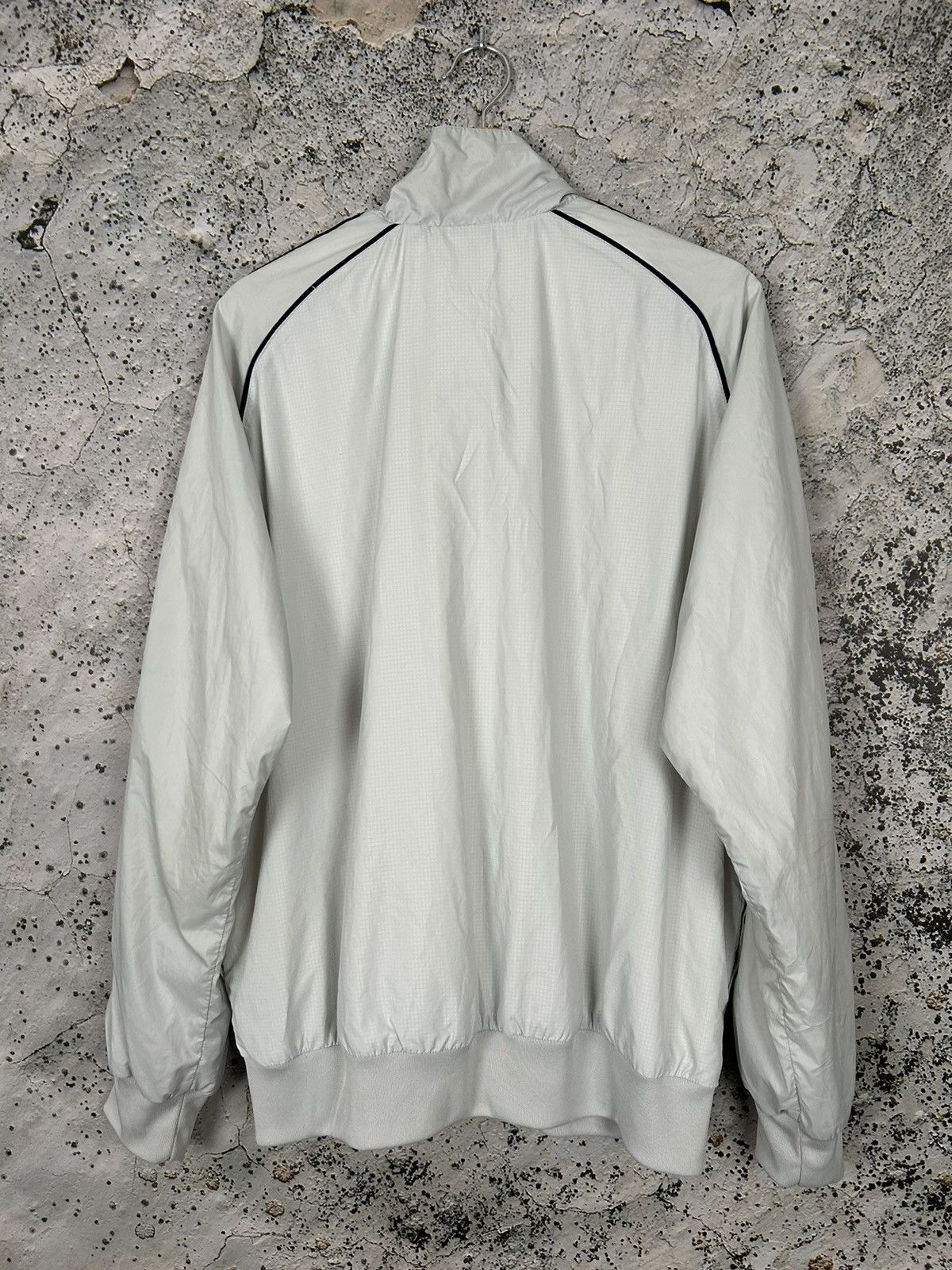 Nike Vintage Nike 90s Nylon Track Light Jacket Streetwear Hype Size US XL / EU 56 / 4 - 4 Thumbnail