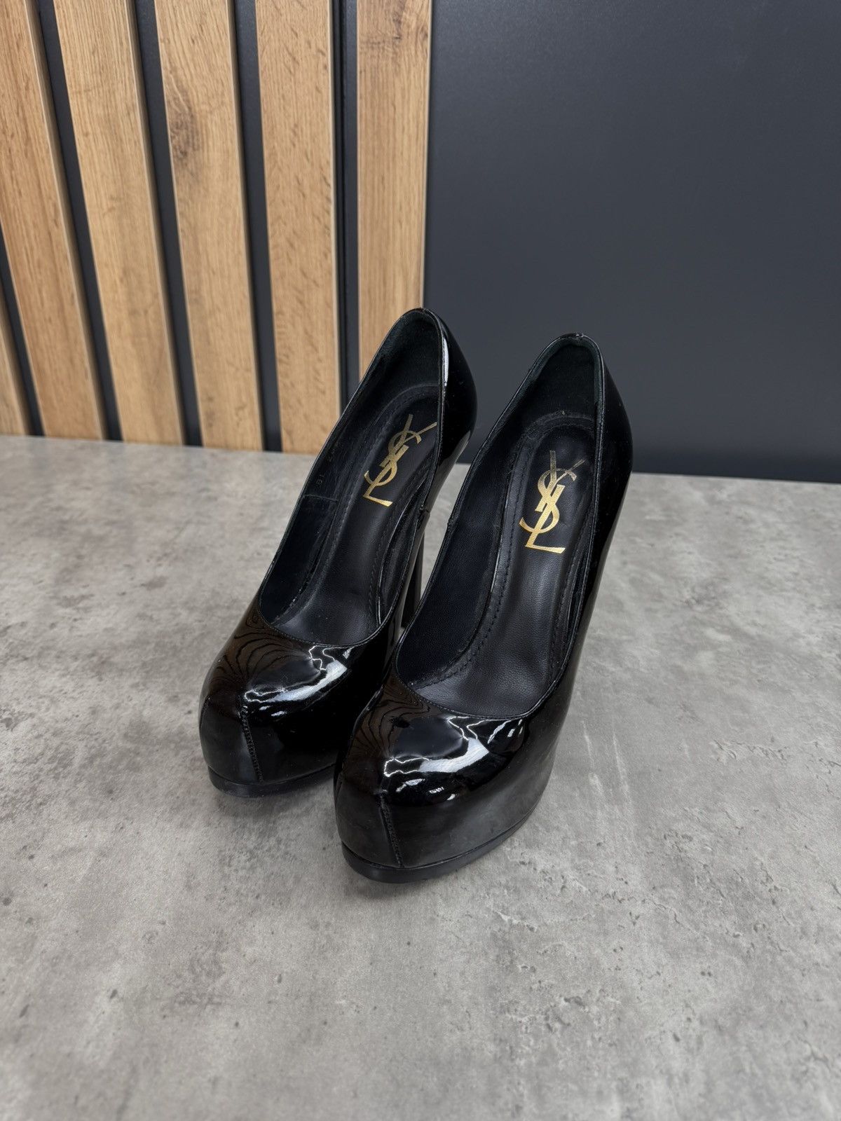 Yves Saint Laurent Yves Saint Laurent Black Patent Platform Heels Size 36 Size US 6 / IT 36 - 4 Thumbnail