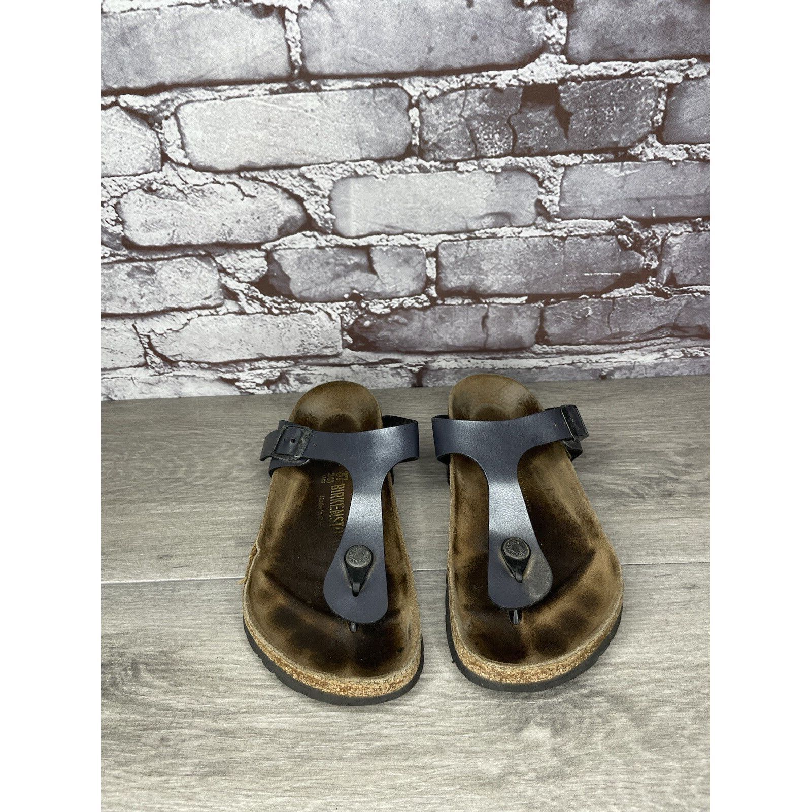 Birkenstock Birkenstock Gizeh Metallic Blue Leather Strap Sandals Women Size US 6 / IT 36 - 15 Thumbnail