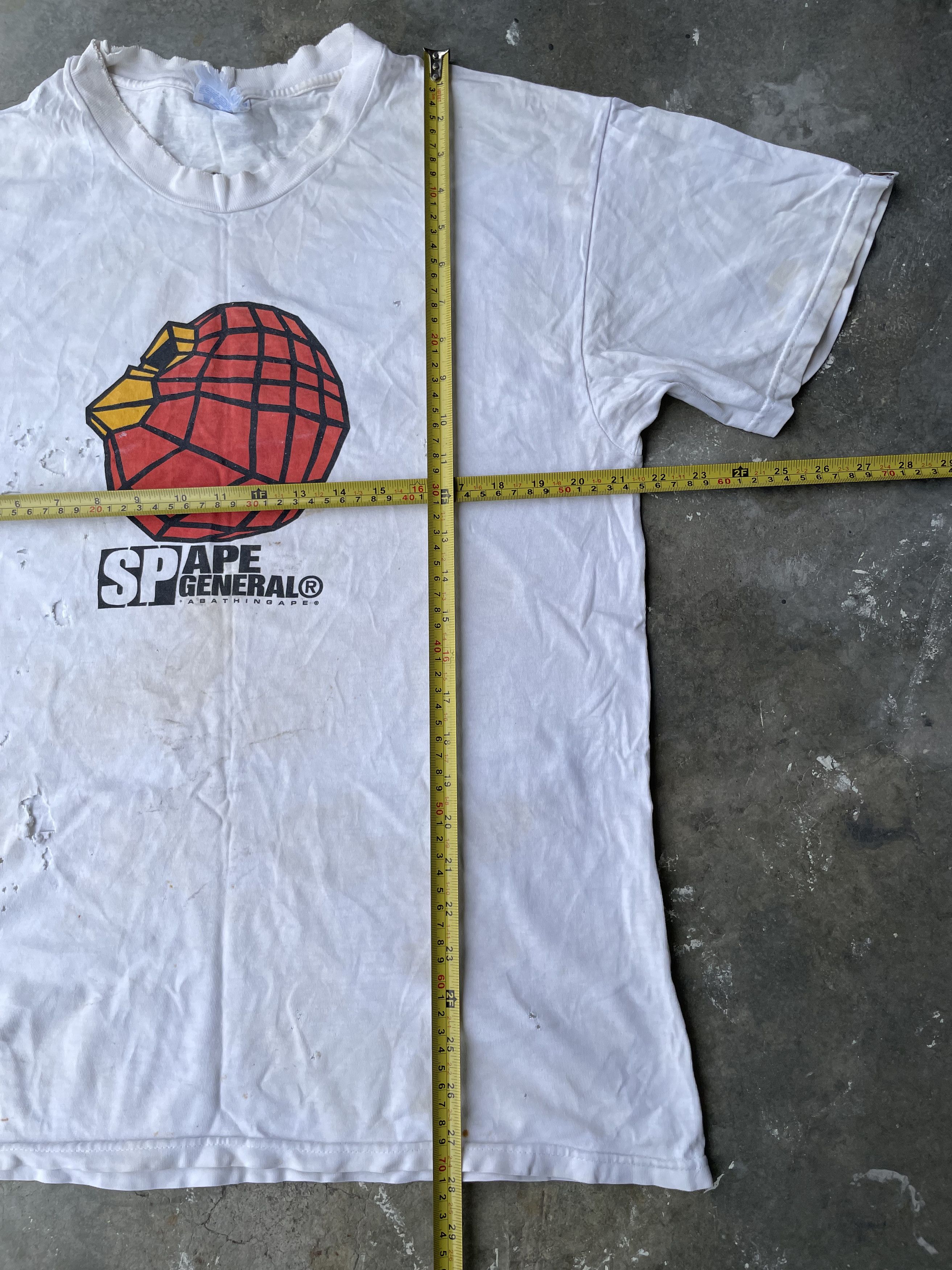 Bape Vintage Bape Tshirt Thrashed Size US L / EU 52-54 / 3 - 11 Thumbnail