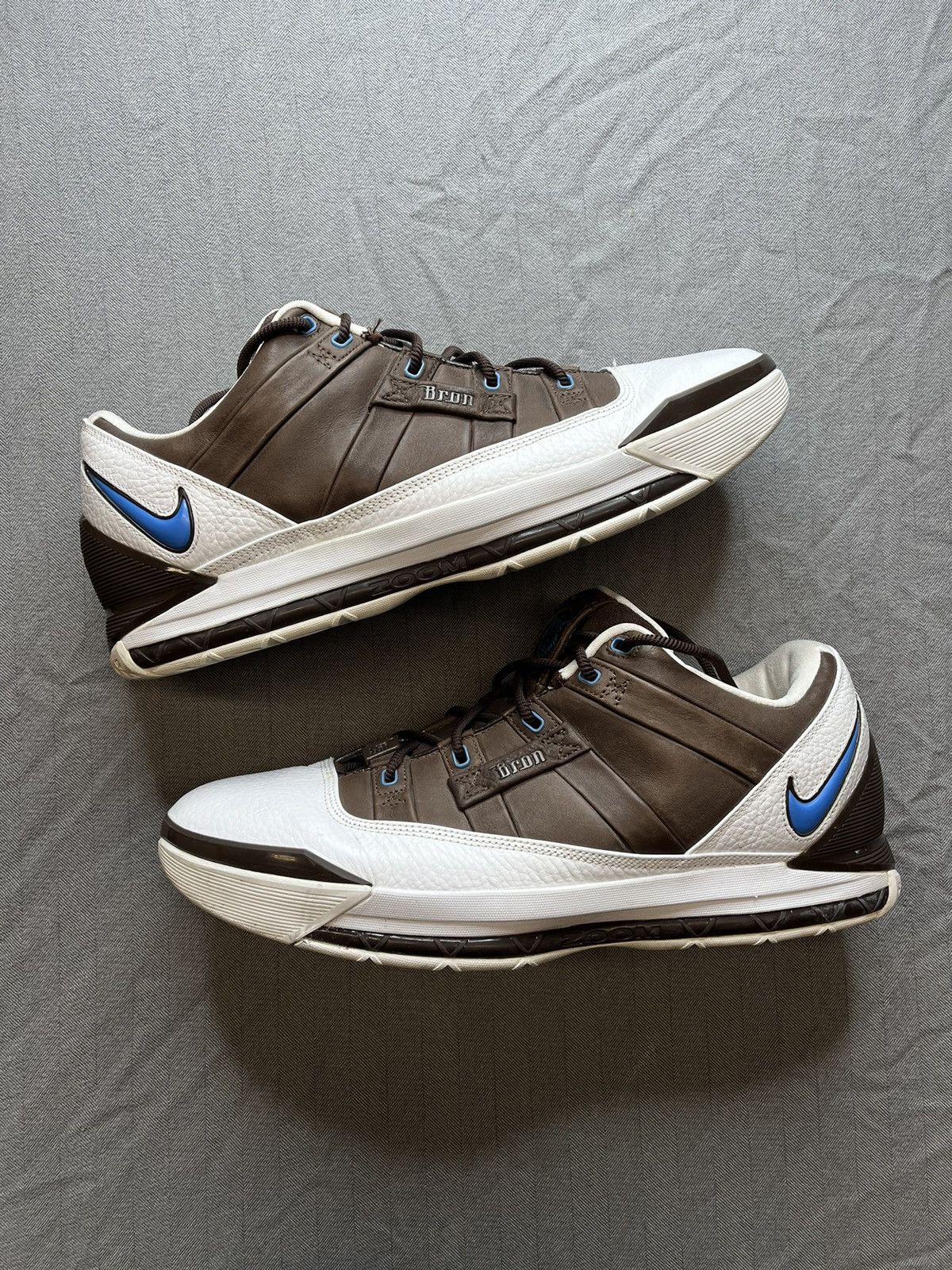 image of 2006 Nike Lebron 3 Low Baroque Brown Basketball Shoes in White, Men's (Size 14)
