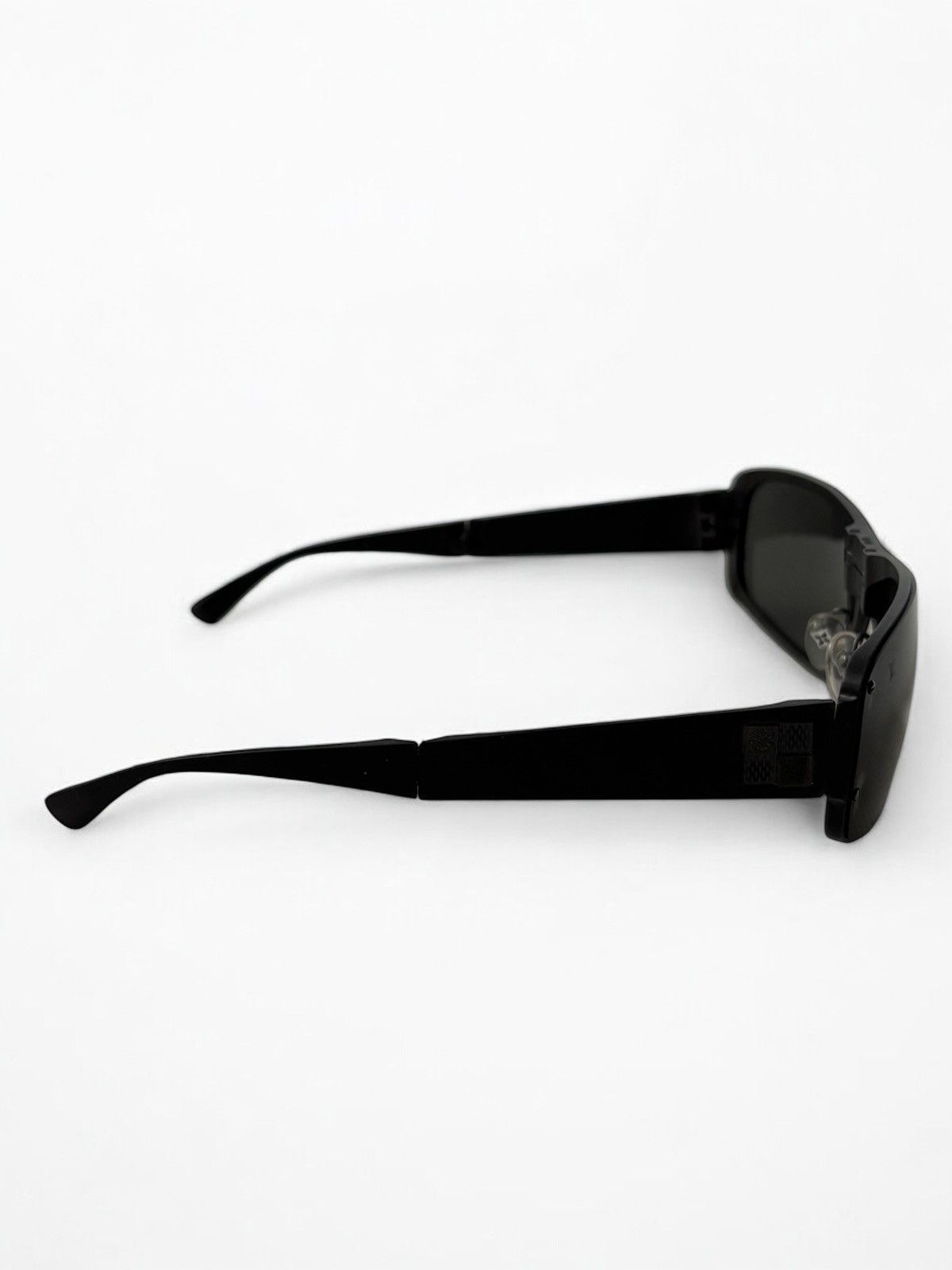 Louis Vuitton Louis Vuitton Evasion Sungalsses Size ONE SIZE - 4 Thumbnail