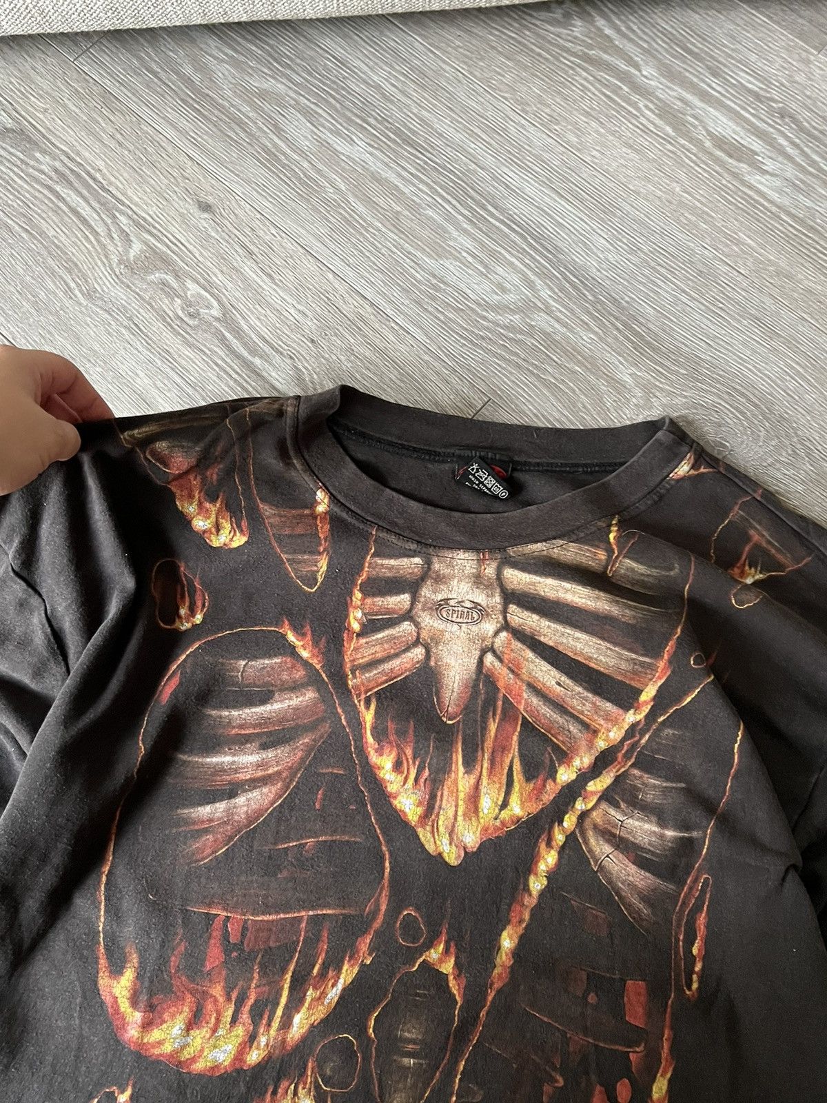 Vintage Vintage 💥 Spiral Avant Garde Tee Size US XXL / EU 58 / 5 - 8 Thumbnail