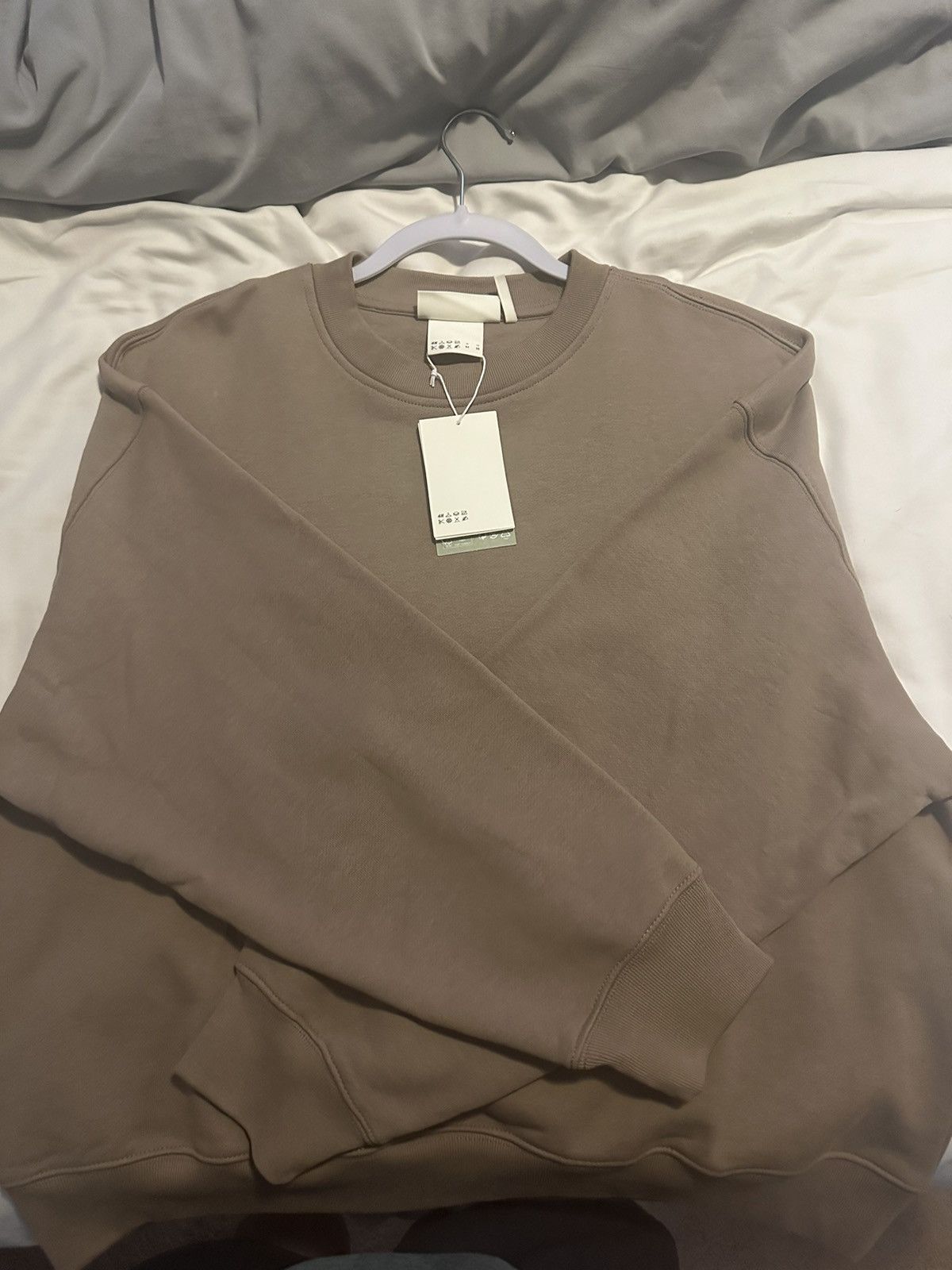 H&M Beige Sweater Size US M / EU 48-50 / 2 - 1 Thumbnail
