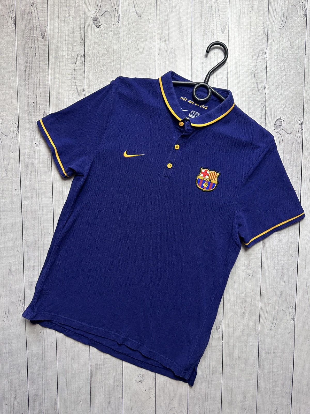 Nike Vintage Nike Barcelona polo size M logo Size US M / EU 48-50 / 2 - 1 Thumbnail