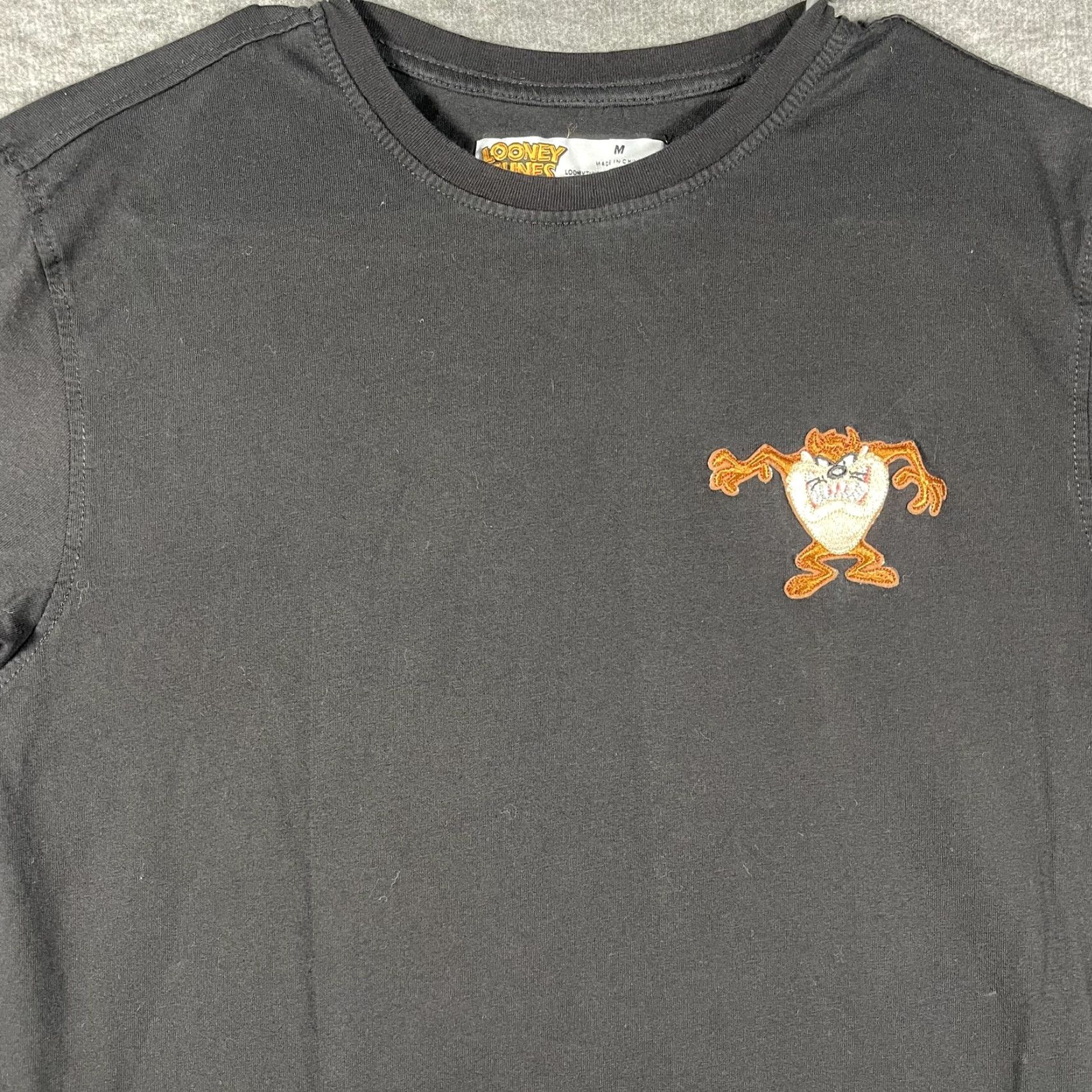 Vintage VINTAGE Looney Tunes Mens Taz Tasmanian Devil Shirt Embroidered Graphic Size US M / EU 48-50 / 2 - 3 Thumbnail