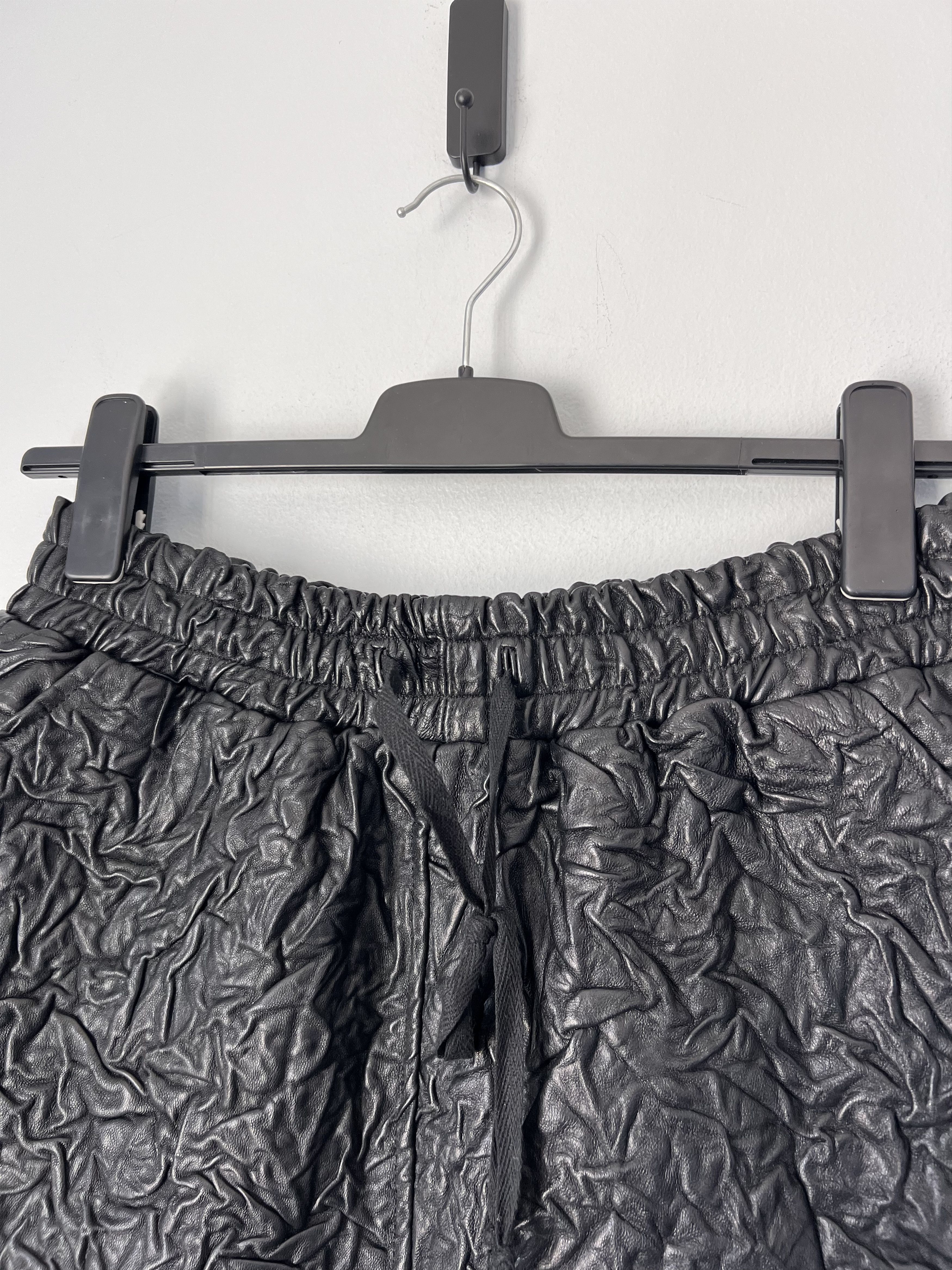 Who Decides War Who Decides War Leather Crinkled Tailored Shorts in Black Size US 32 / EU 48 - 2 Thumbnail