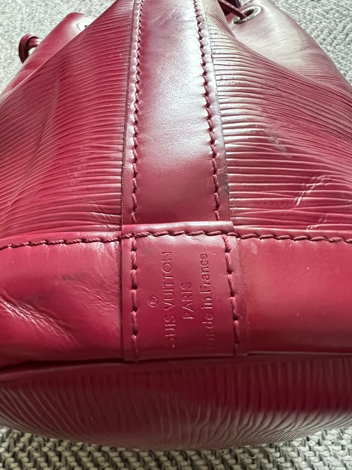 Louis Vuitton Louis Vuitton Fuchsia Epi Leather Noe BB Bag Size ONE SIZE - 11 Thumbnail