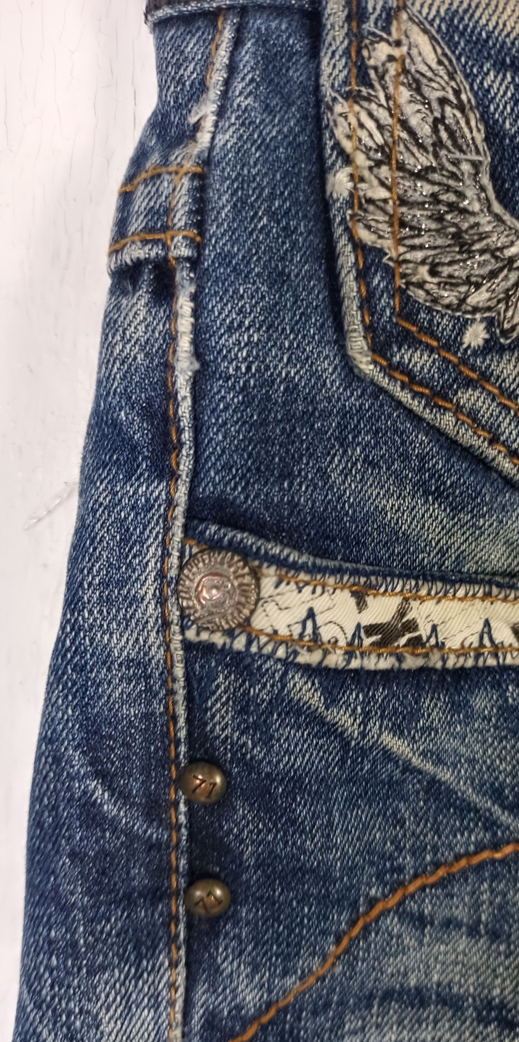 Japanese Brand 🔥Vintage Red Pepper embroidered VINTAGE 71 Distressed jeans Size US 31 - 11 Thumbnail