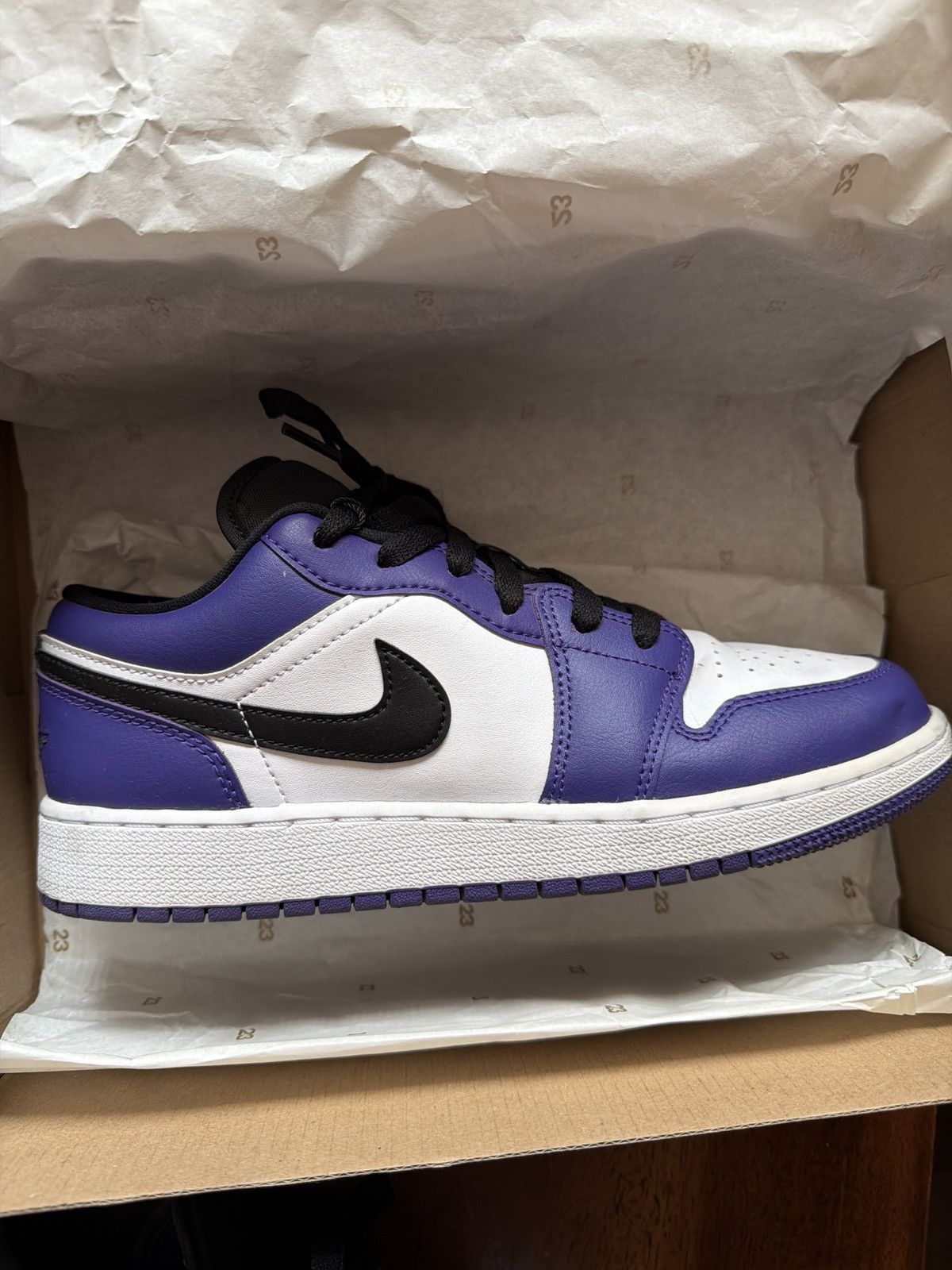 Jordan Brand Air Jordan 1 Low (GS) Size US 6.5 / IT 36.5 - 3 Thumbnail