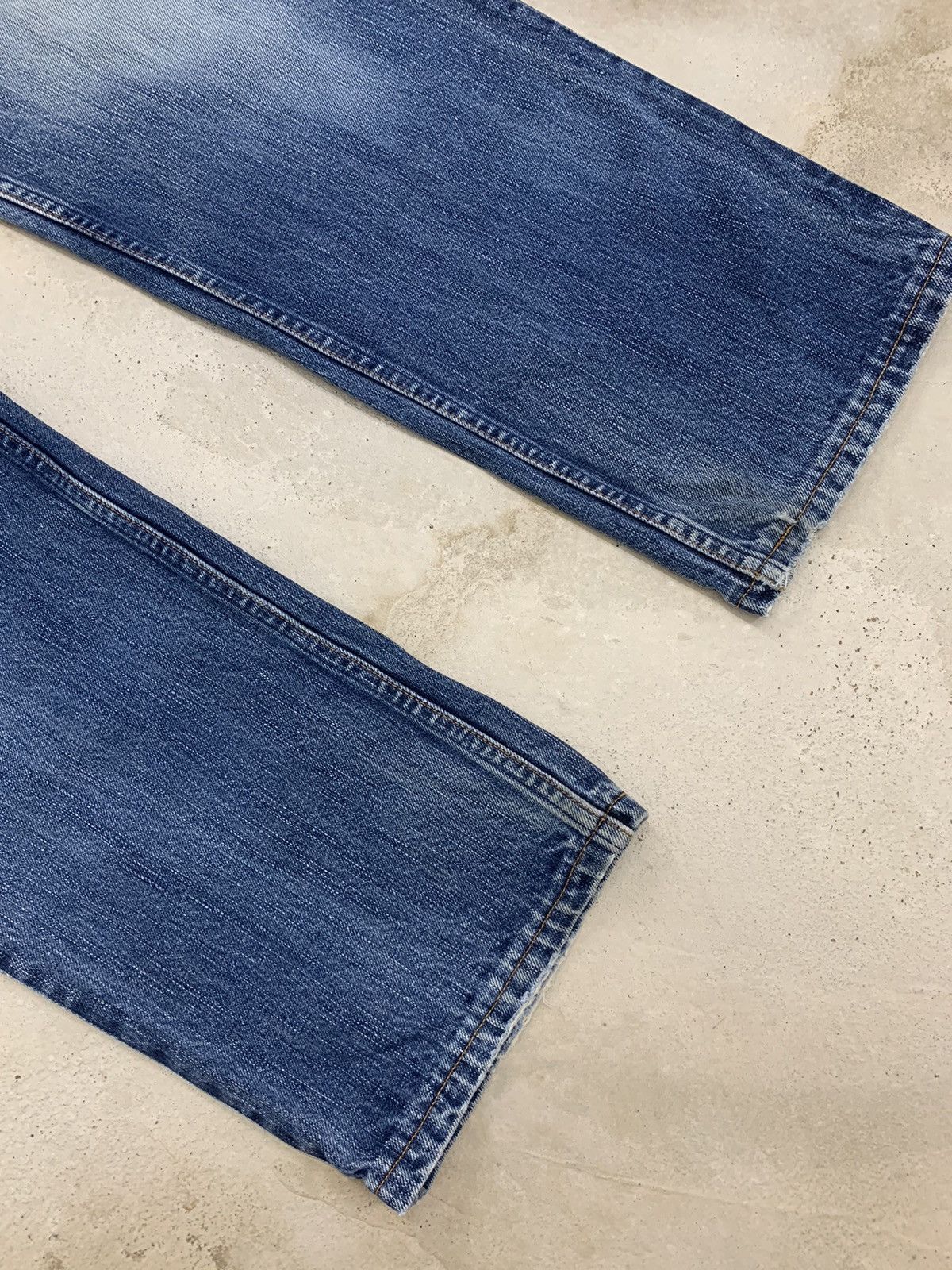 Levis 502 Distressed Denim Pants (AE11)