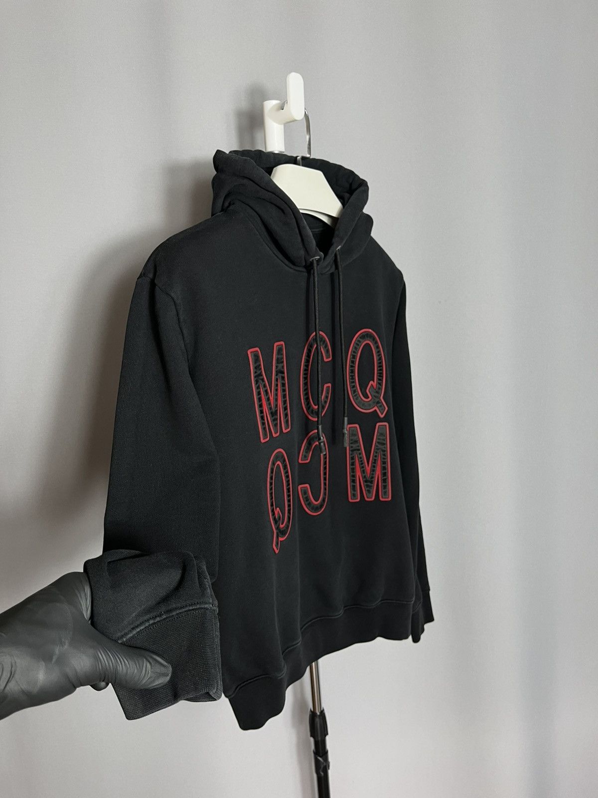 Alexander McQueen MCQ ALEXANDER MCQUEEN VELVET LOGO HOODED MENS BLACK Size US S / EU 44-46 / 1 - 2 Thumbnail