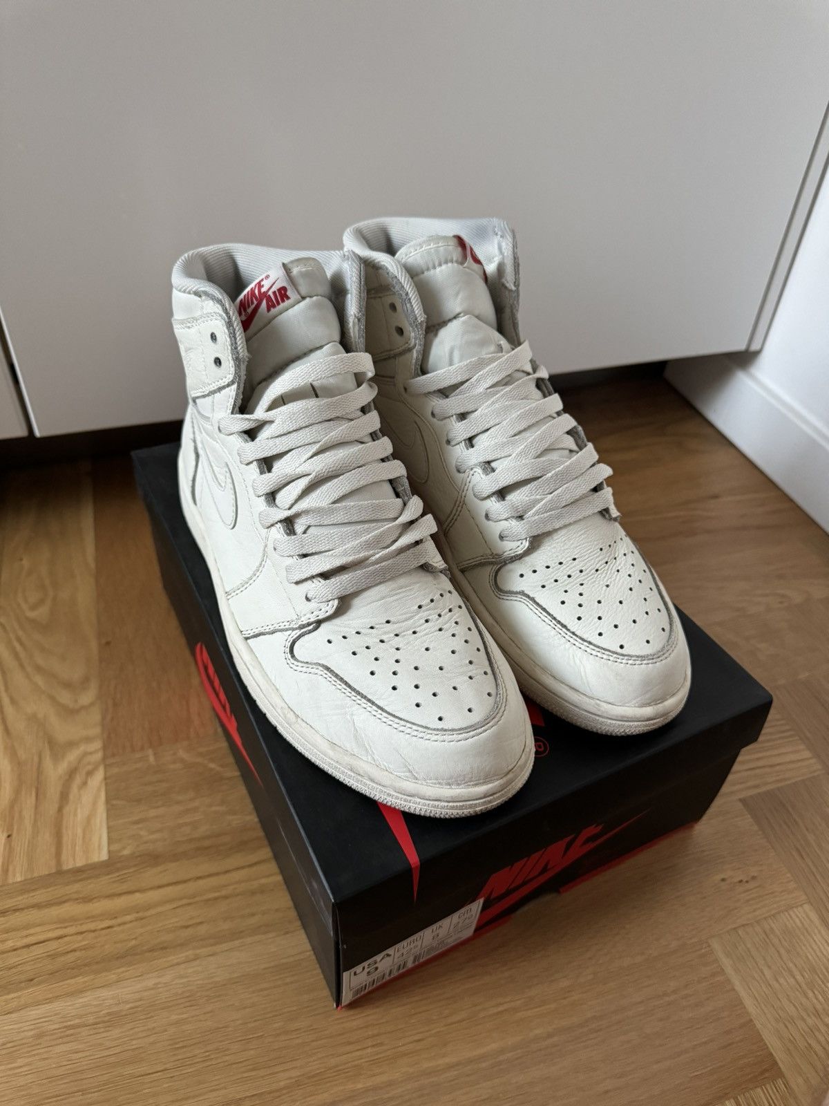 Jordan Brand × Nike Nike Air Jordan 1 High OG Sail / University Red Size US 9 / EU 42 - 6 Thumbnail