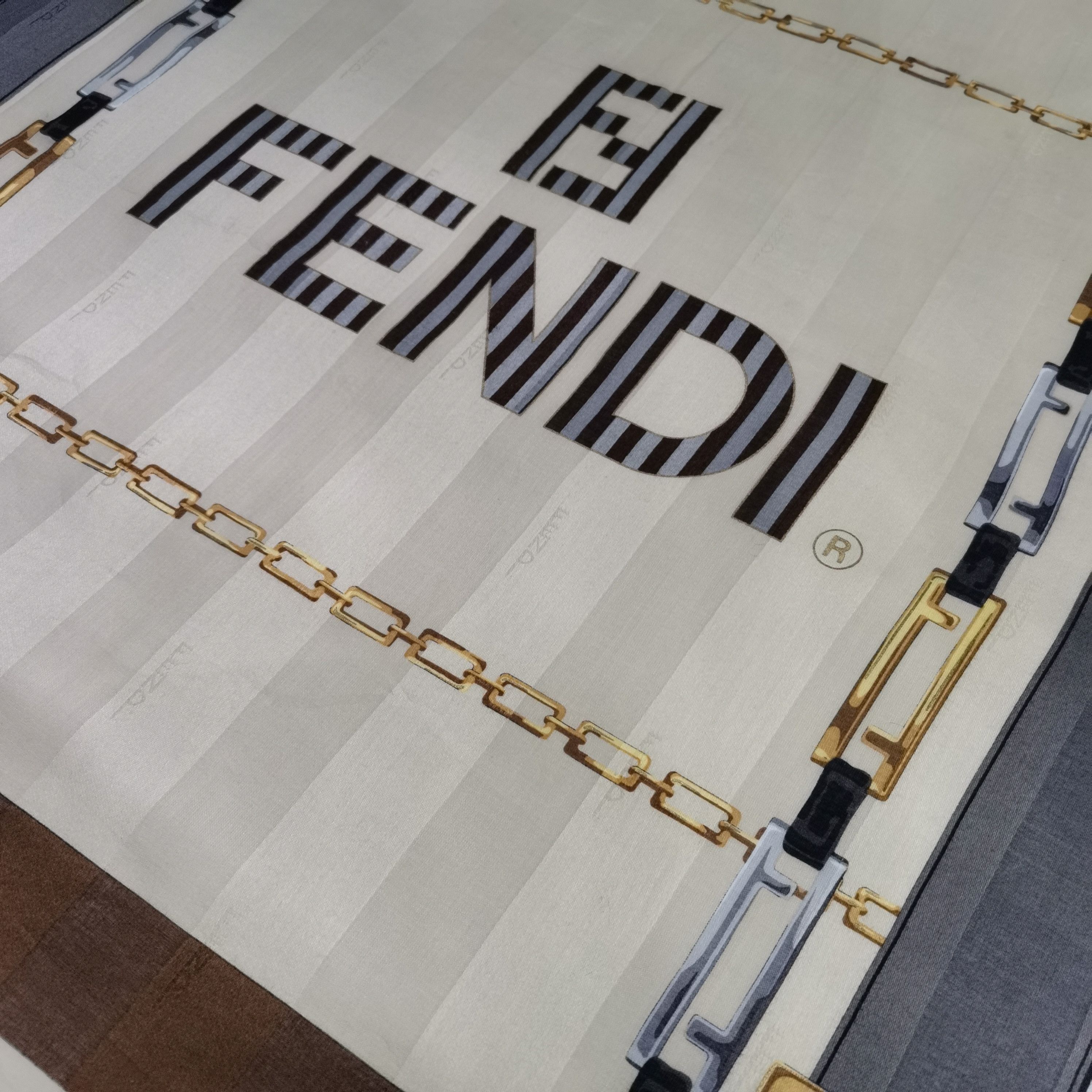 Fendi FENDI HANDKERCHIEF/ BANDANA/ SCARF Size ONE SIZE - 5 Thumbnail