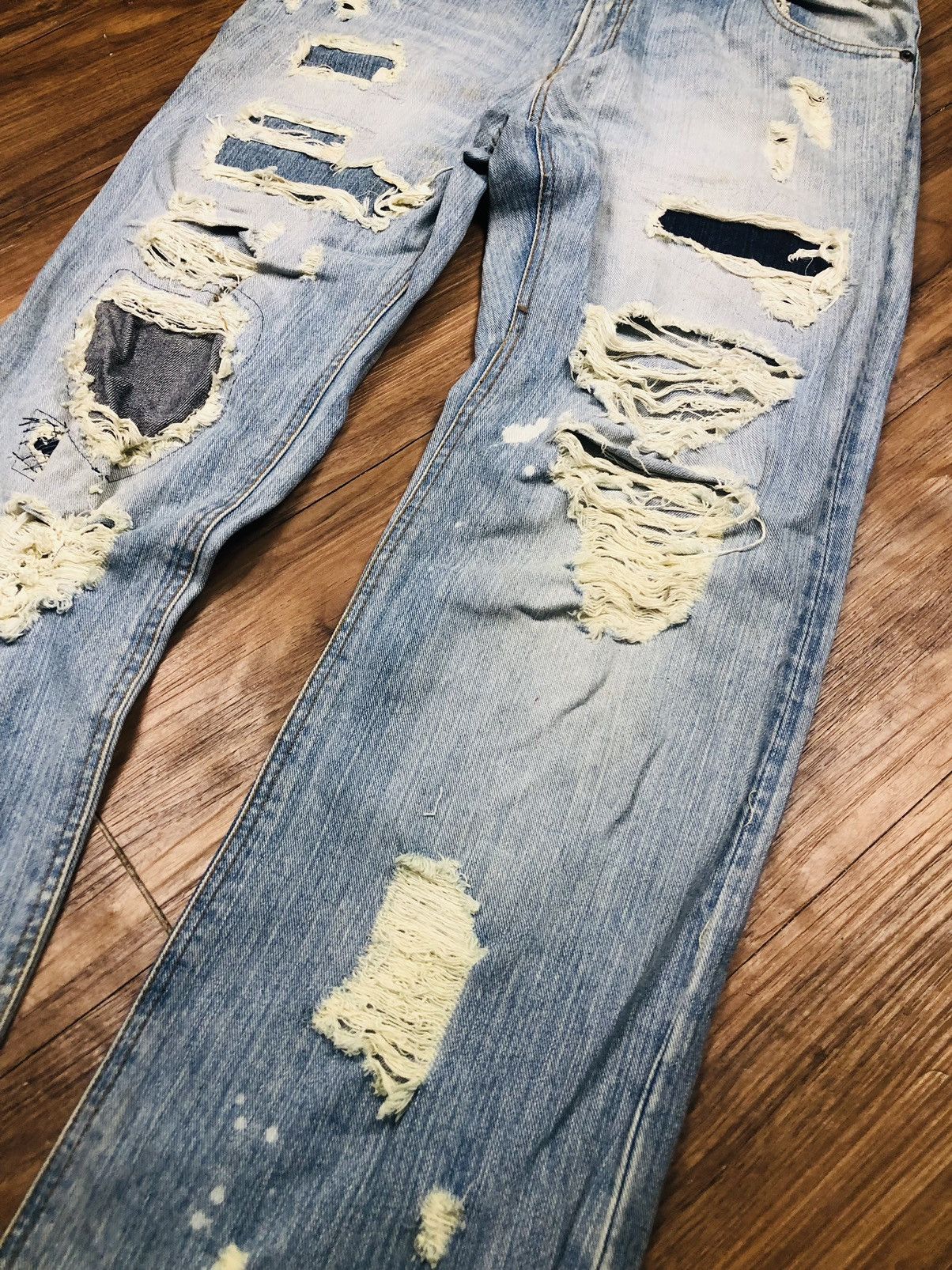 Japanese Brand EXHIBITIONIST Ripped Distressed Light Wash Jeans (37) Size US 31 - 8 Thumbnail