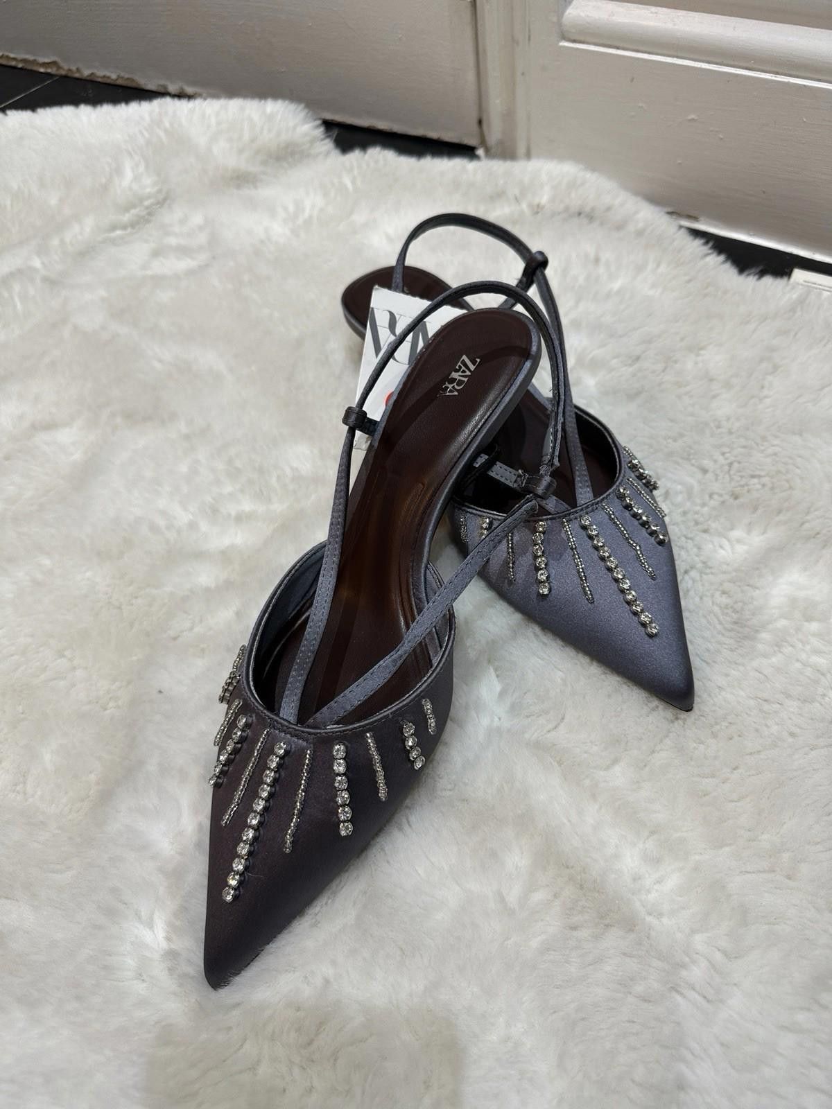 Zara Zara Grey Pointed Shoes Size US 6 / IT 36 - 1 Thumbnail