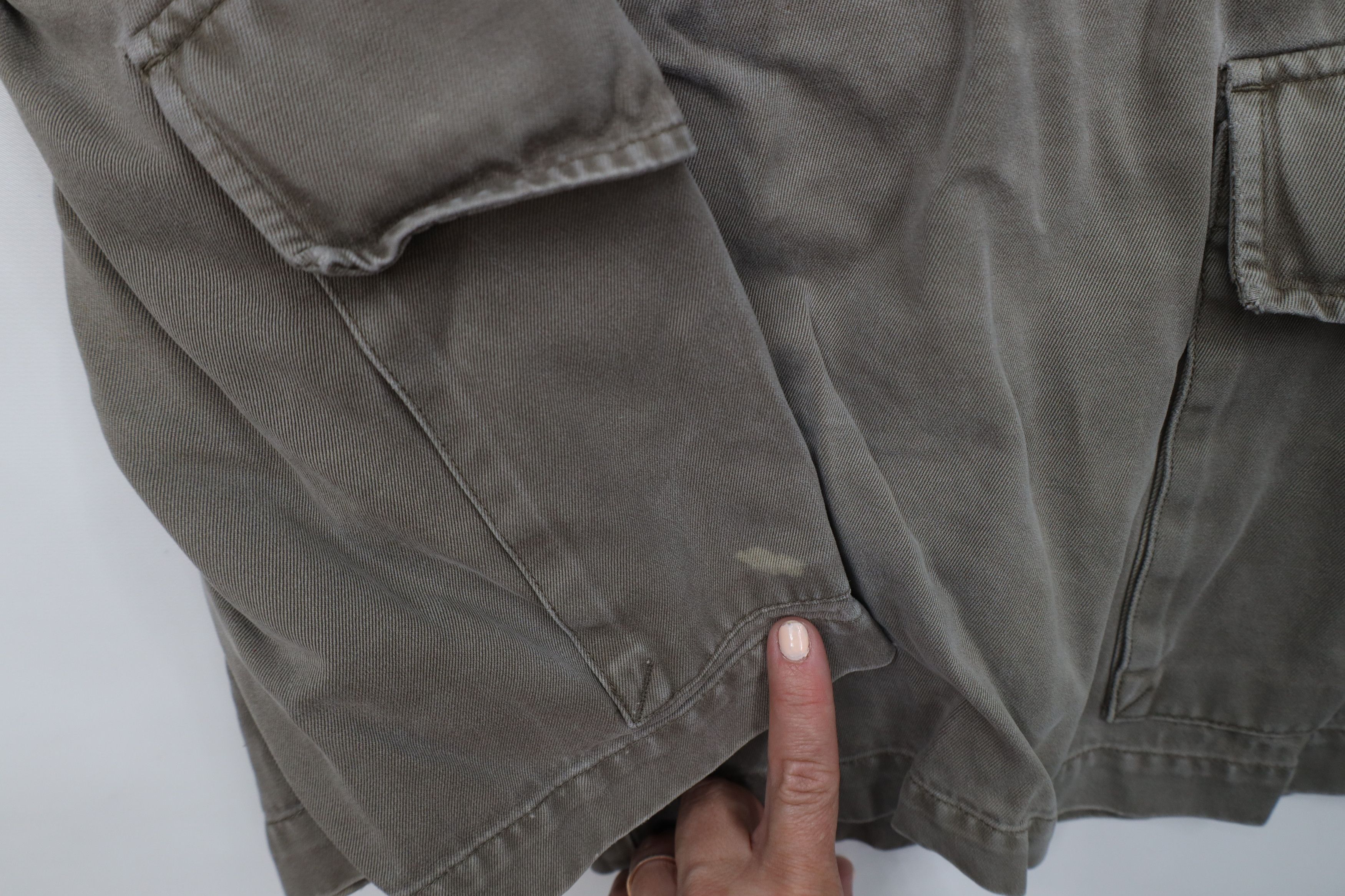 Eddie Bauer Vintage 90s Eddie Bauer Distressed Cargo Shorts Green Cotton Size US 36 / EU 52 - 8 Thumbnail