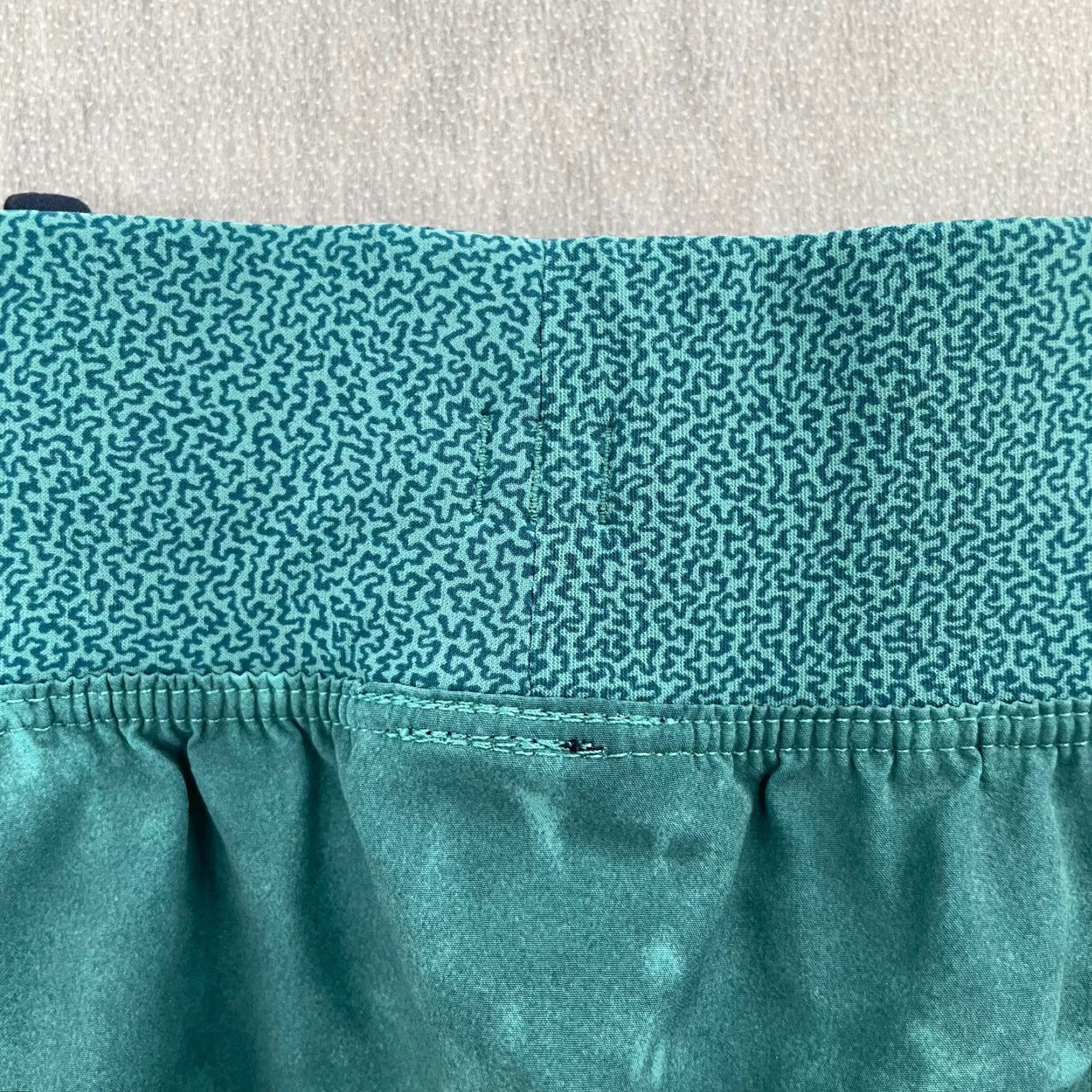 Lululemon VINTAGE Lululemon Shorts Athletic M Men Drawstring Green Gym Casual Activewear Size US 31 - 4 Thumbnail