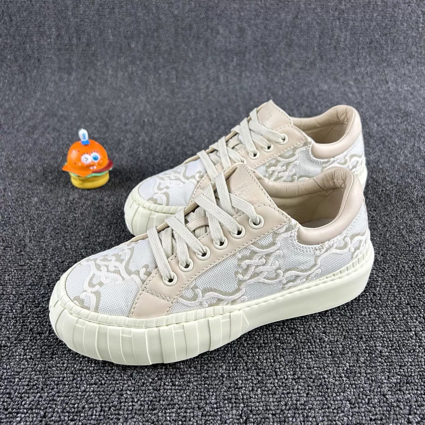 Fendi Fendi Monogram Beige Low-Top Sneakers 36 Size US 5.5 / IT 35.5 - 1 Thumbnail
