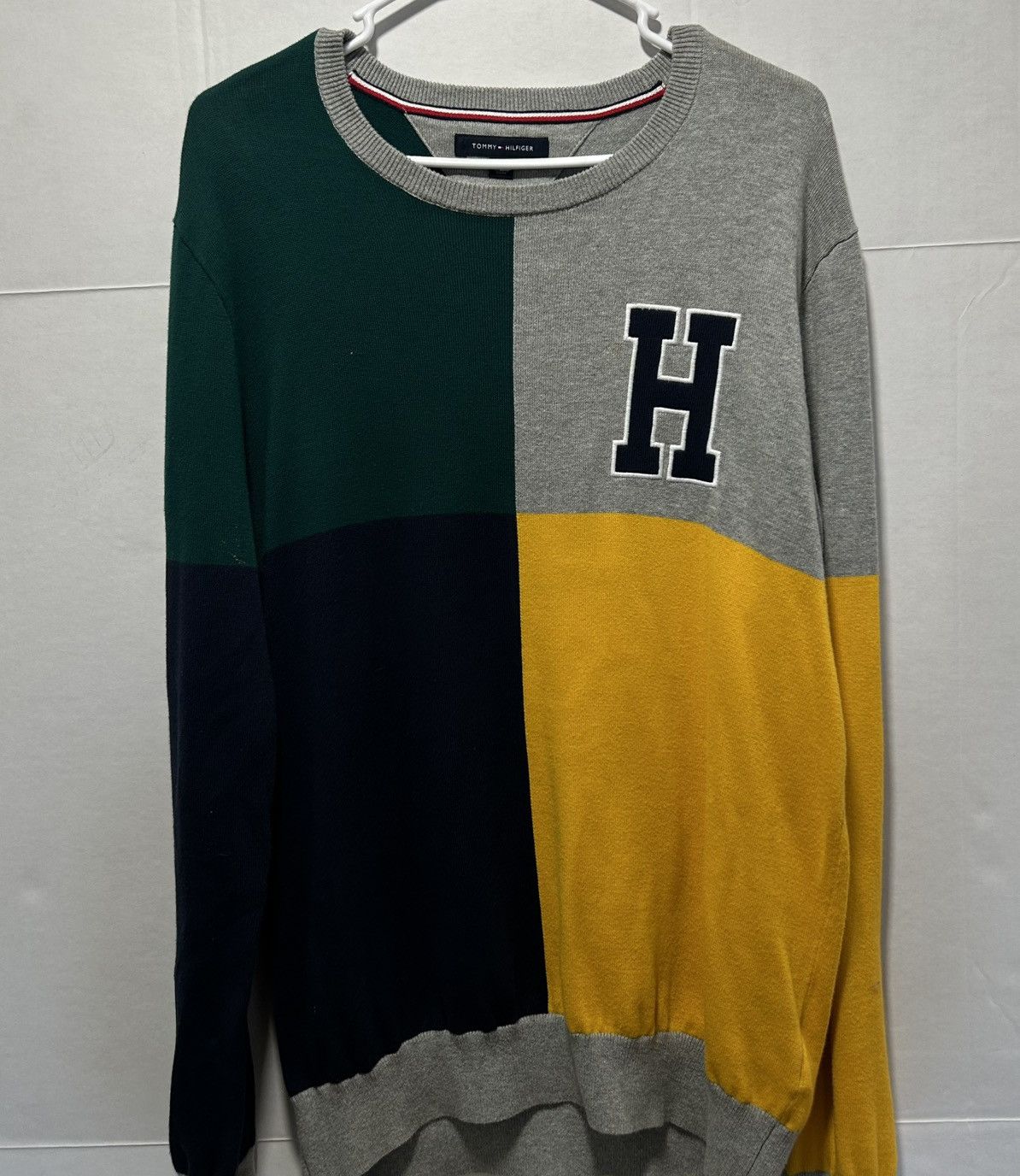 Tommy Hilfiger Vintage Tommy Hilfiger Crewneck Sweater Size US L / EU 52-54 / 3 - 1 Thumbnail