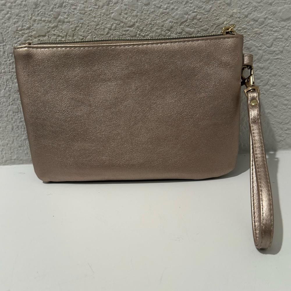 Designer Adrienne Vittadini Gold Charging Wristlet Clutch Powerbank Size ONE SIZE - 4 Thumbnail