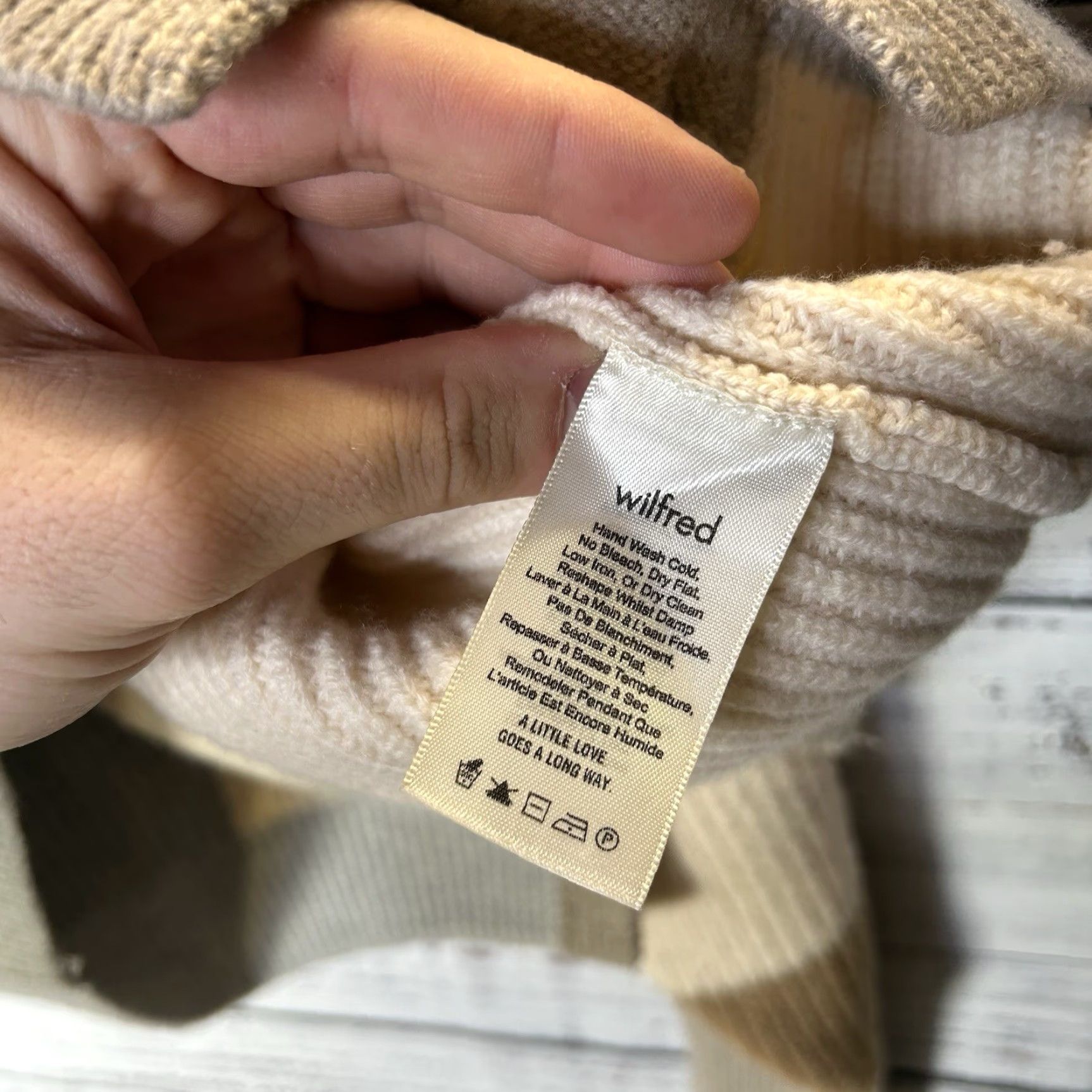 Vintage Aritzia Wilfred 100% Merino Wool Cropped Cable Knit Pullover Crop Sweater Medium Size M / US 6-8 / IT 42-44 - 7 Thumbnail
