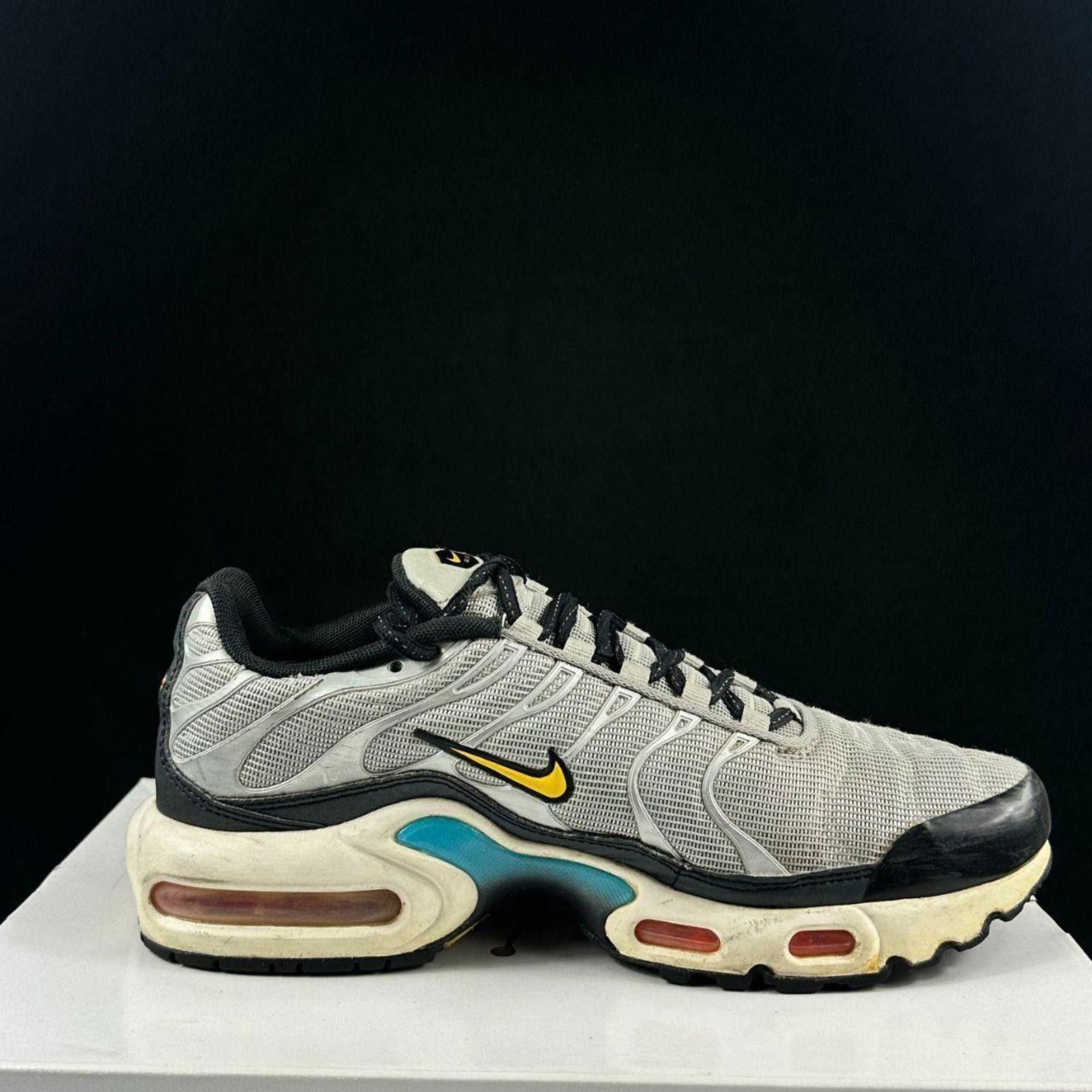 Nike ⚡️ ICONIC GREY & ELECTRIC YELLOW NIKE TNs ⚡️ Size US 8 / IT 38 - 2 Thumbnail