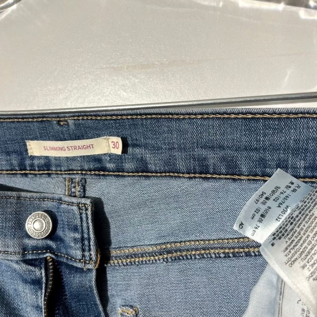 Levi's Levi's Women's Jeans Slimming Straight Blue Denim Size 30 Size 30" / US 8 / IT 44 - 3 Thumbnail
