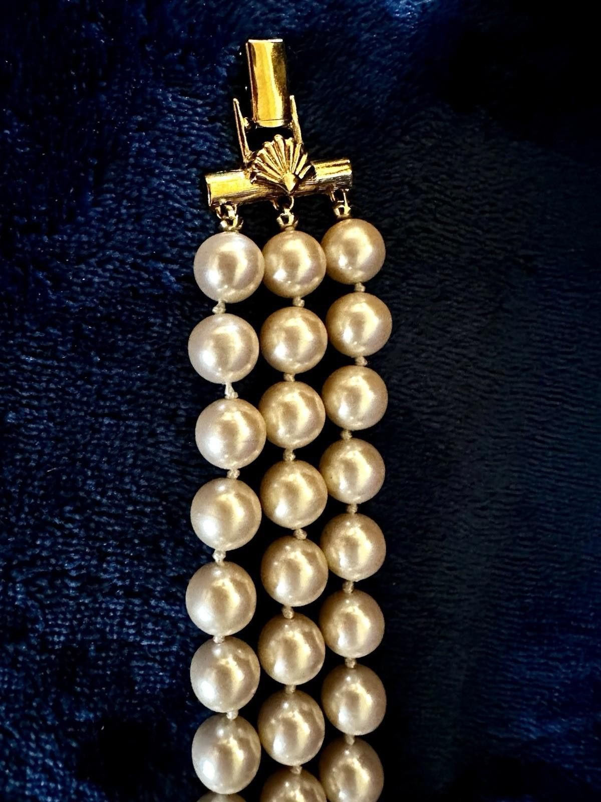 Other Vintage Richelieu Triple Strand Faux Pearl Gold Bracelet Size ONE SIZE - 3 Thumbnail