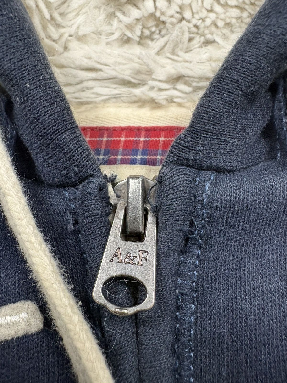 Abercrombie & Fitch Abercrombie & Fitch Fuzzy Sherpa Zip Hoodie Navy Y2K Vintage Size M / US 6-8 / IT 42-44 - 8 Thumbnail